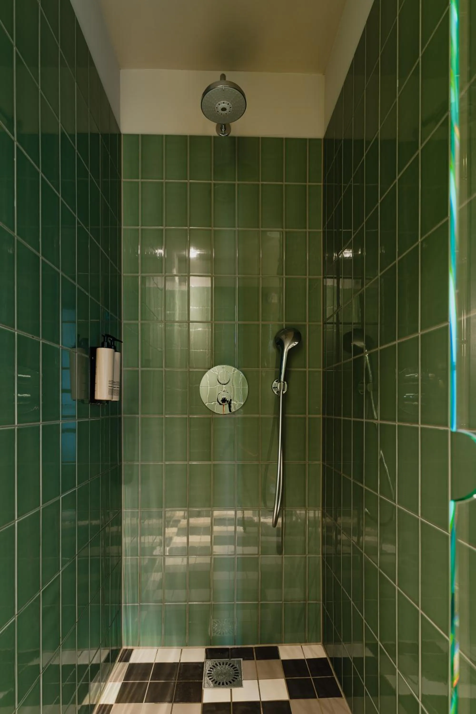 Shower in Hotel Mai Amsterdam