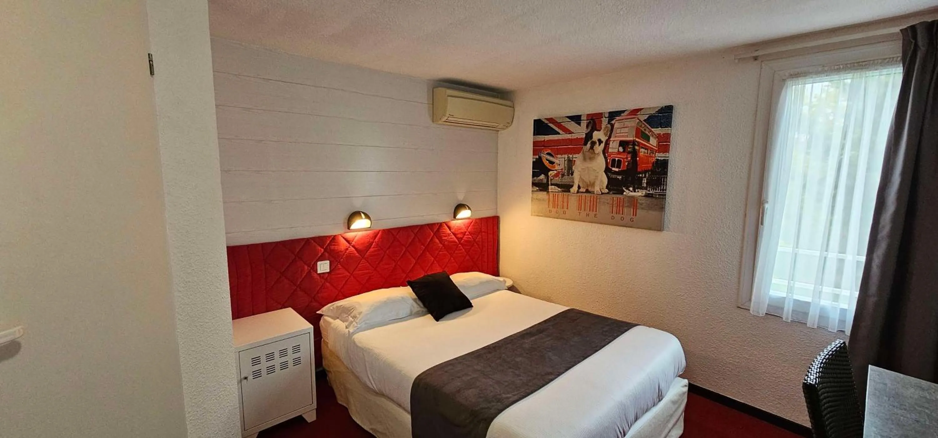 Bedroom, Bed in Brit Hotel Essentiel Albi Parc des Expos