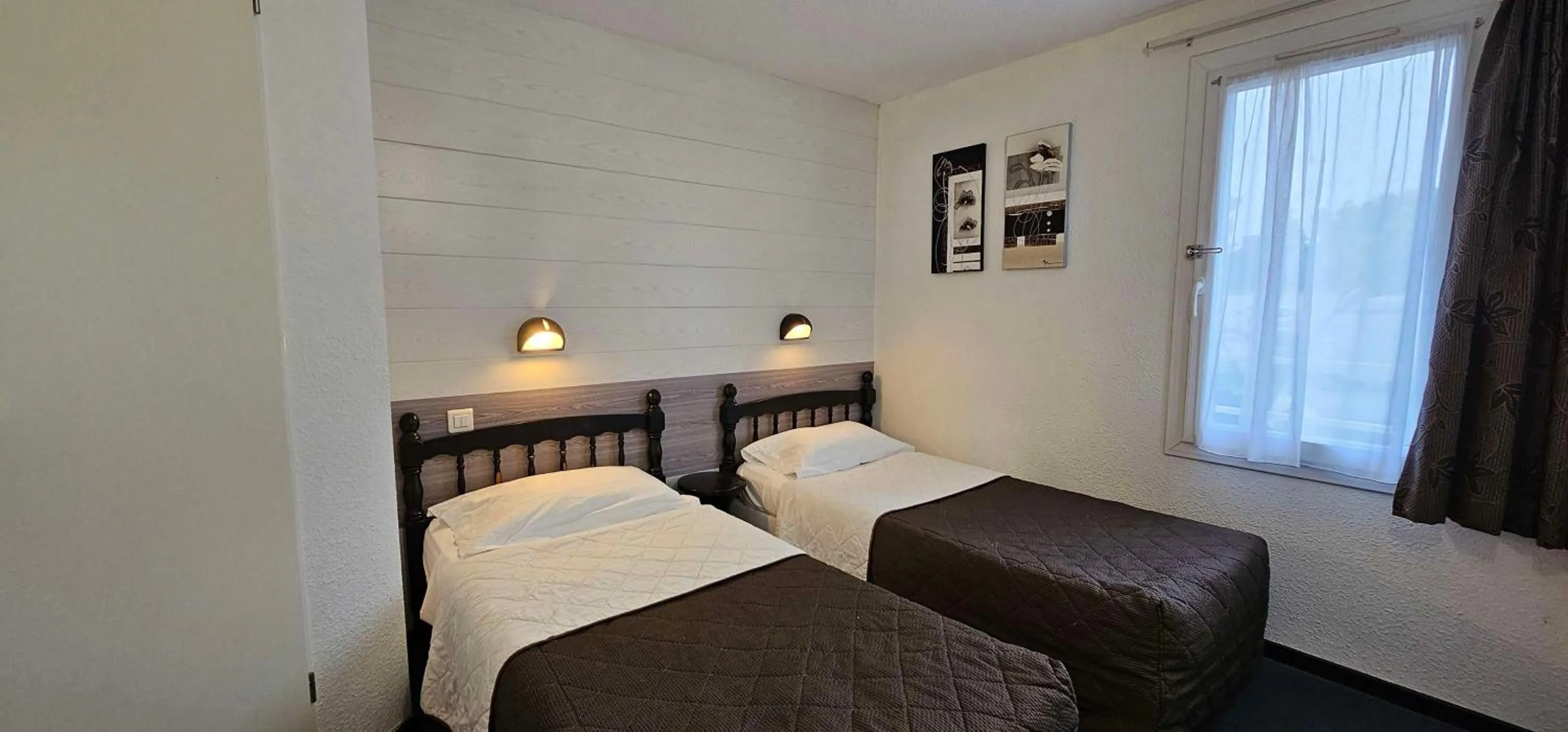 Bedroom, Bed in Brit Hotel Essentiel Albi Parc des Expos