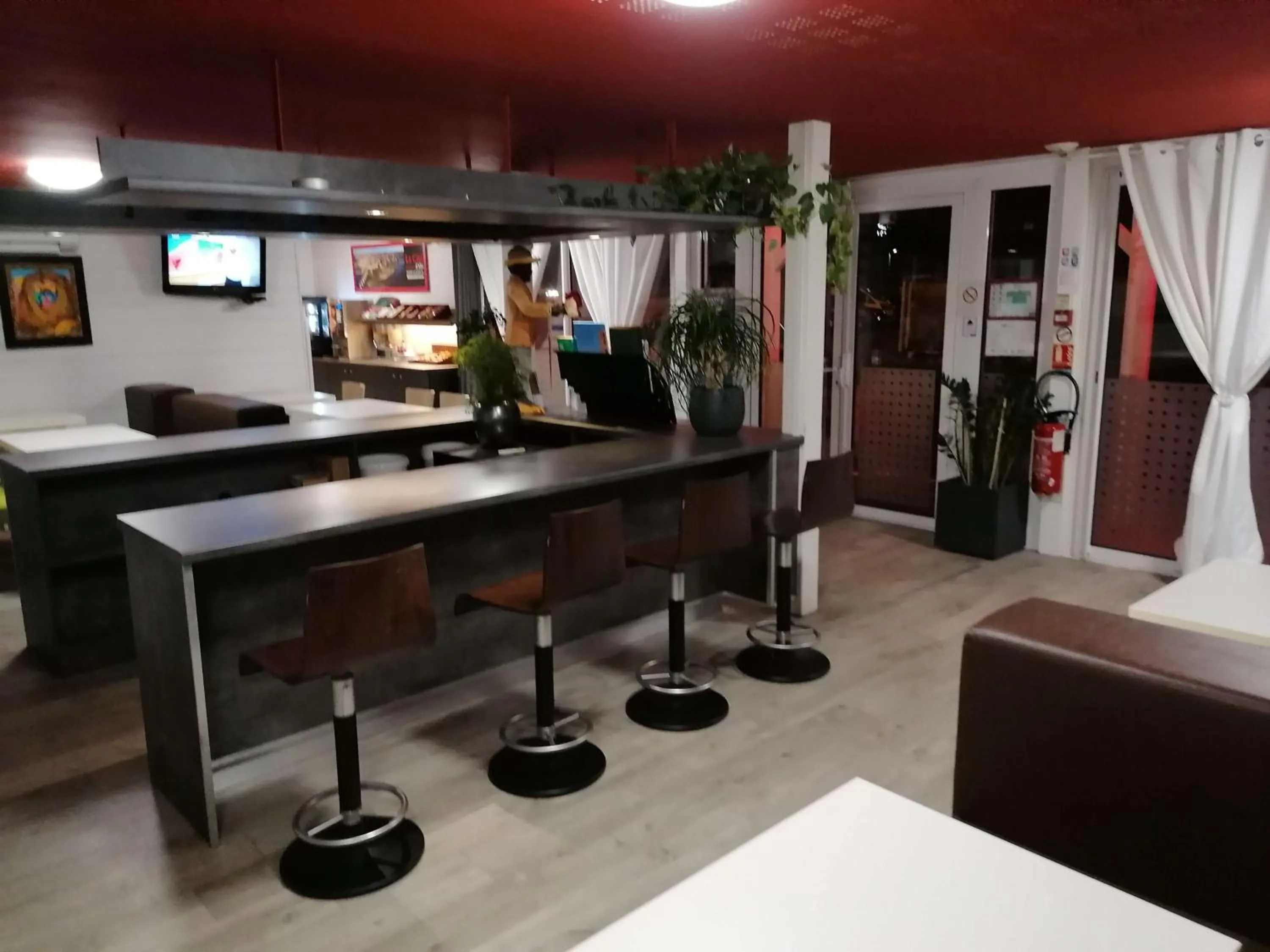 Lounge or bar in Brit Hotel Essentiel Albi Parc des Expos