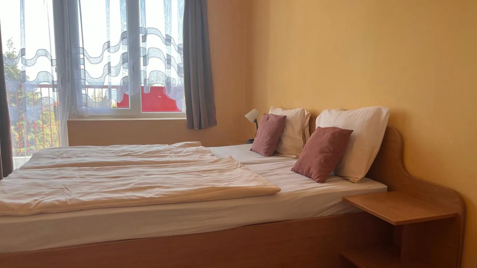 Manuela Ifjúsági Hotel