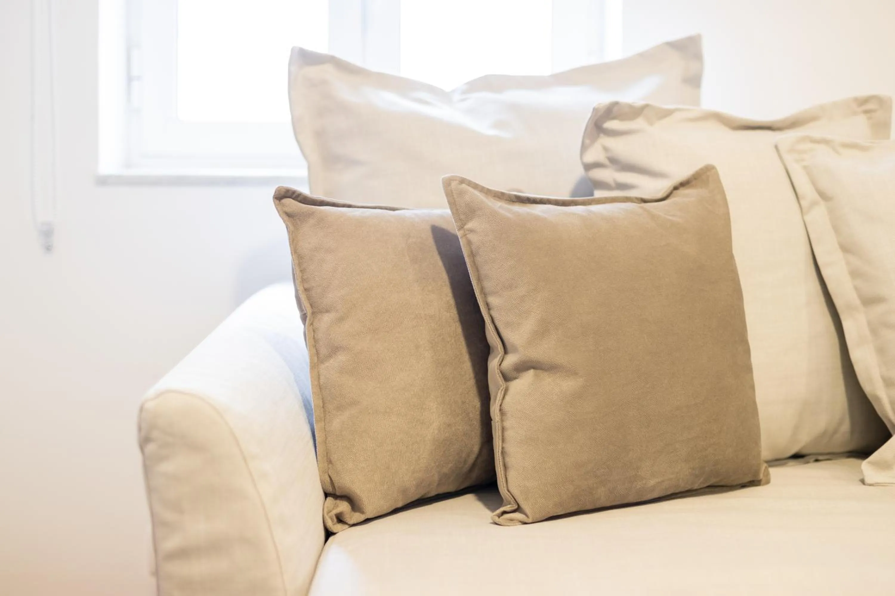 Living room, Bed in Living Bairro Alto V