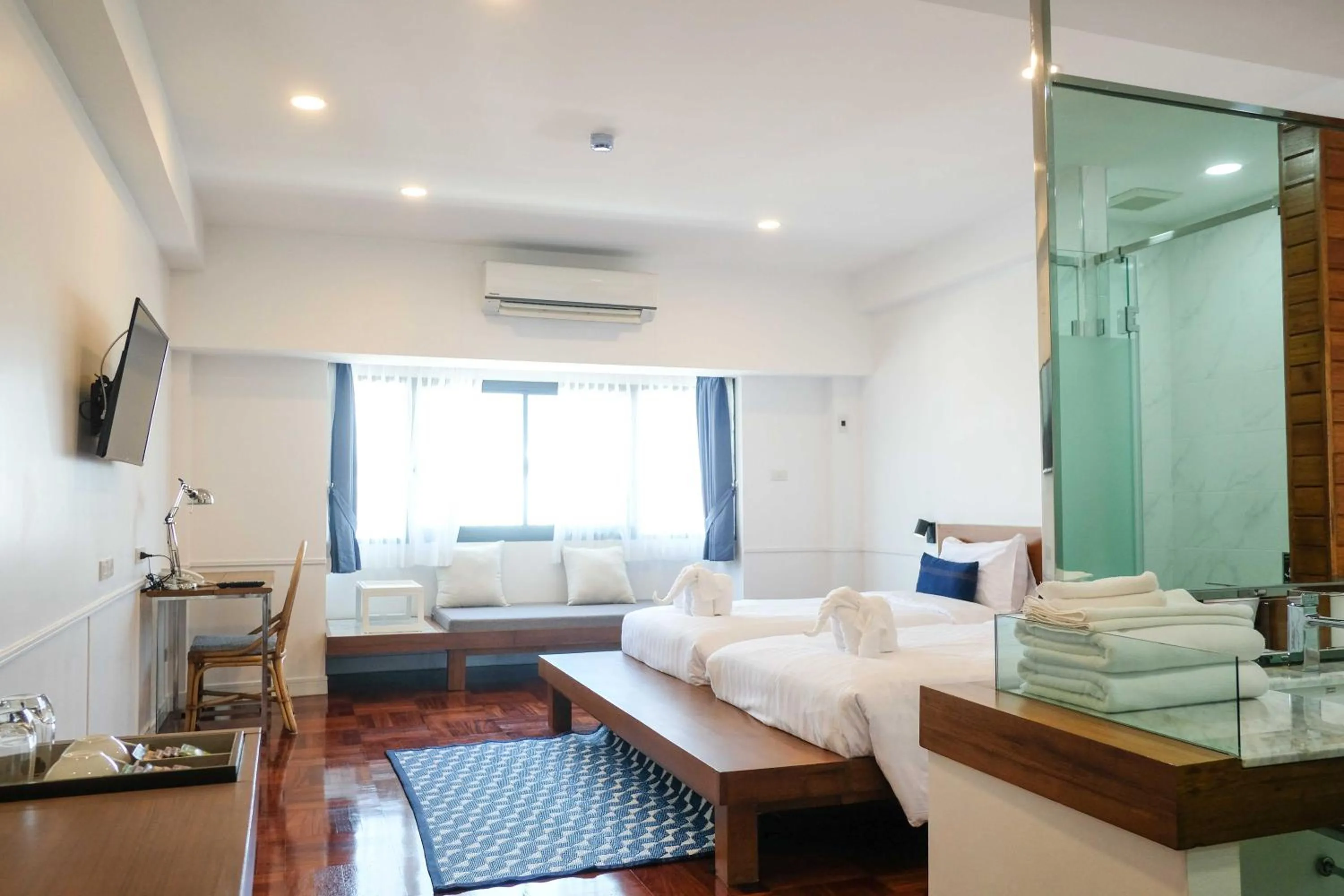 Photo of the whole room, Bed in The Chimes Chiangmai Old City