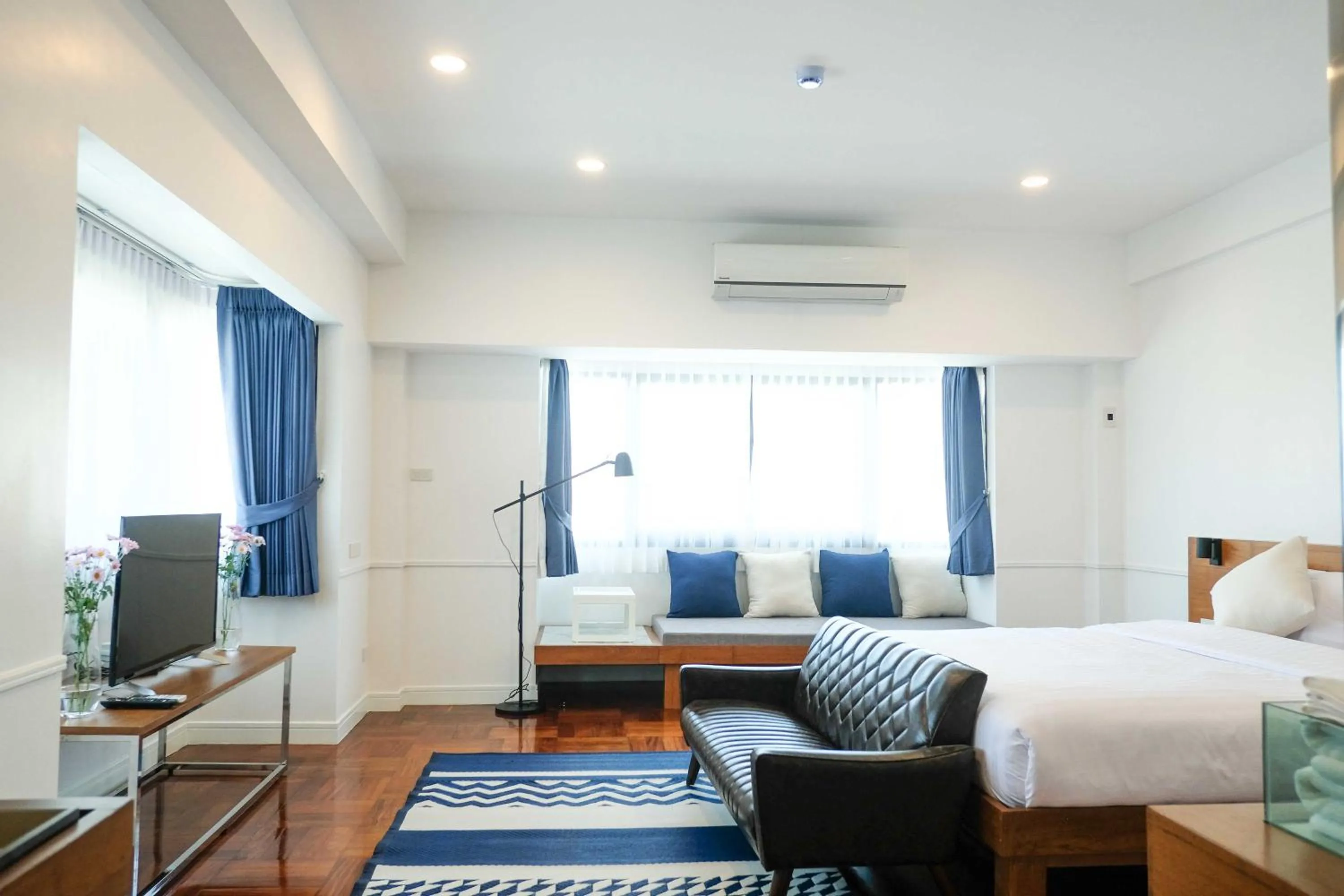 Seating area, Bed in The Chimes Chiangmai Old City