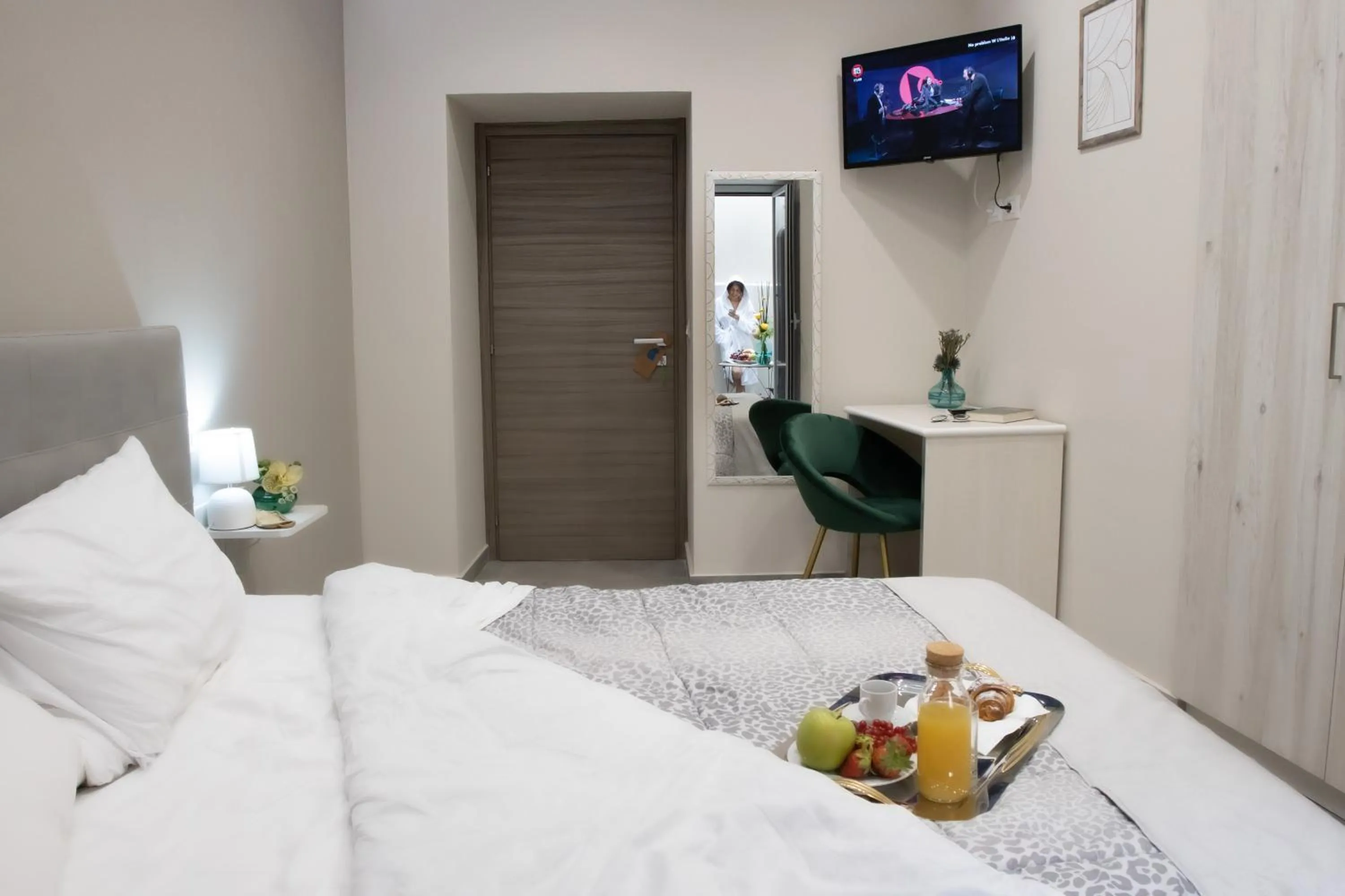 Bed in Le Mirage boutique II