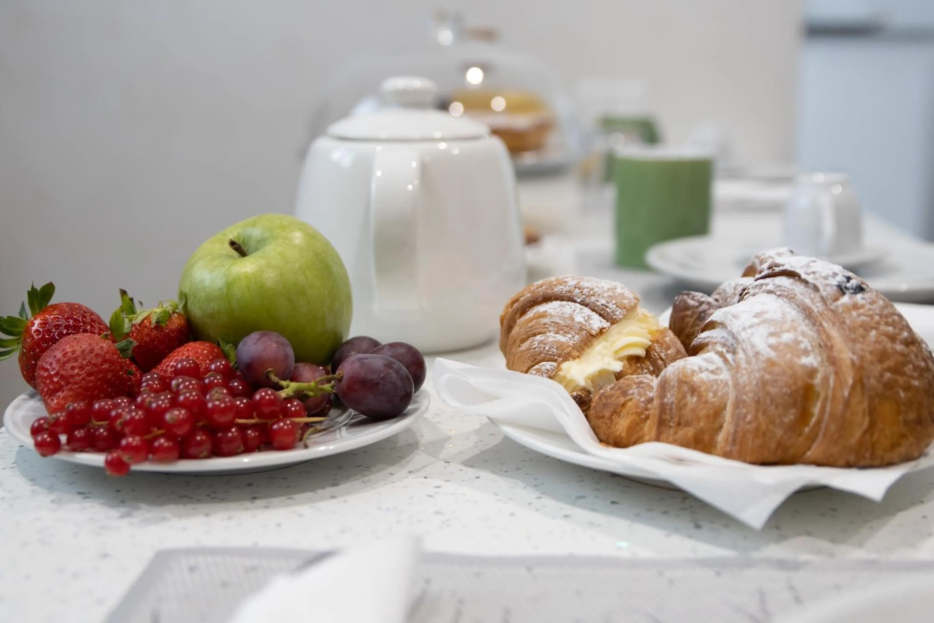 Food and drinks in Le Mirage boutique II