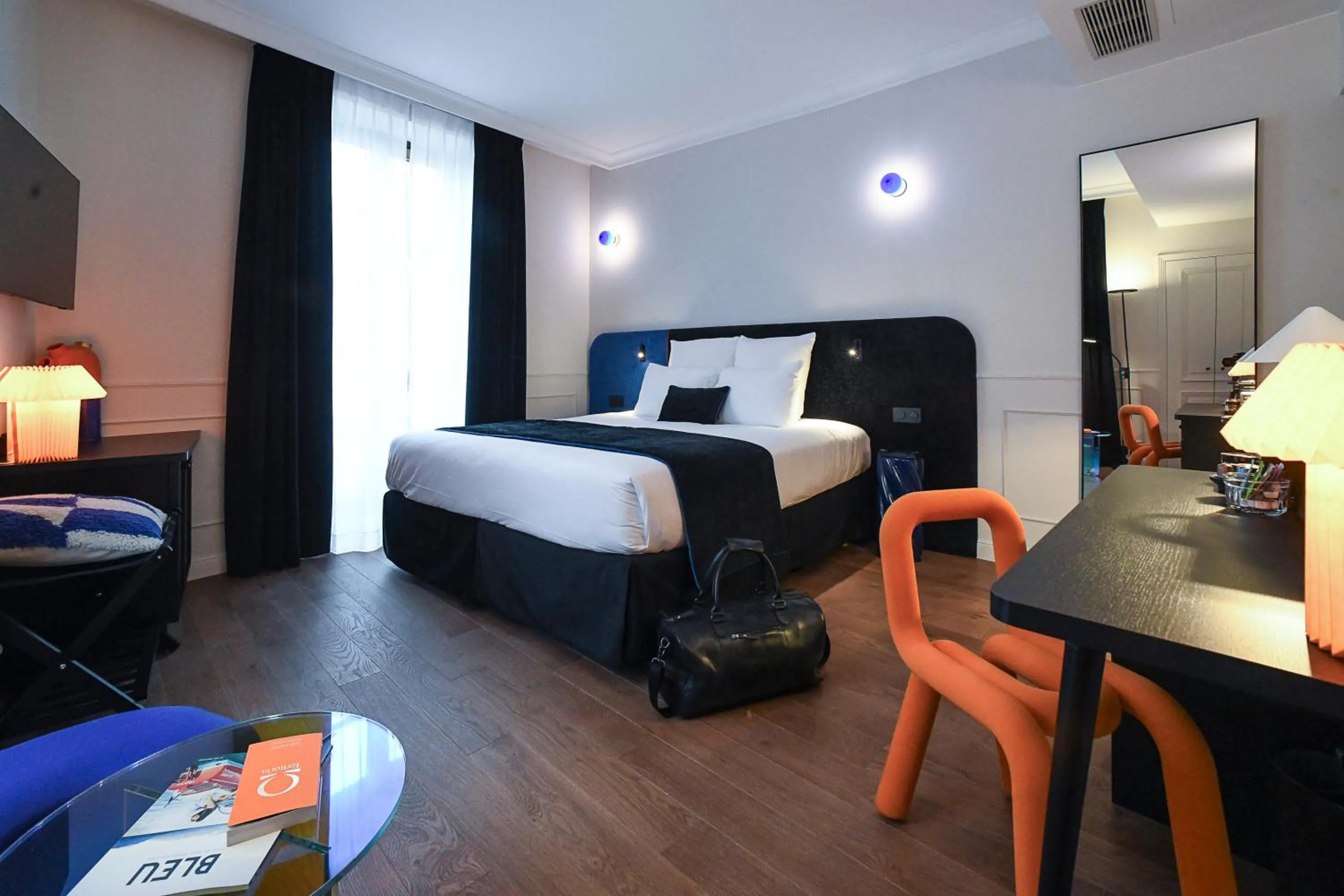 Bedroom, Bed in Grand Hôtel Du Parc - Teritoria