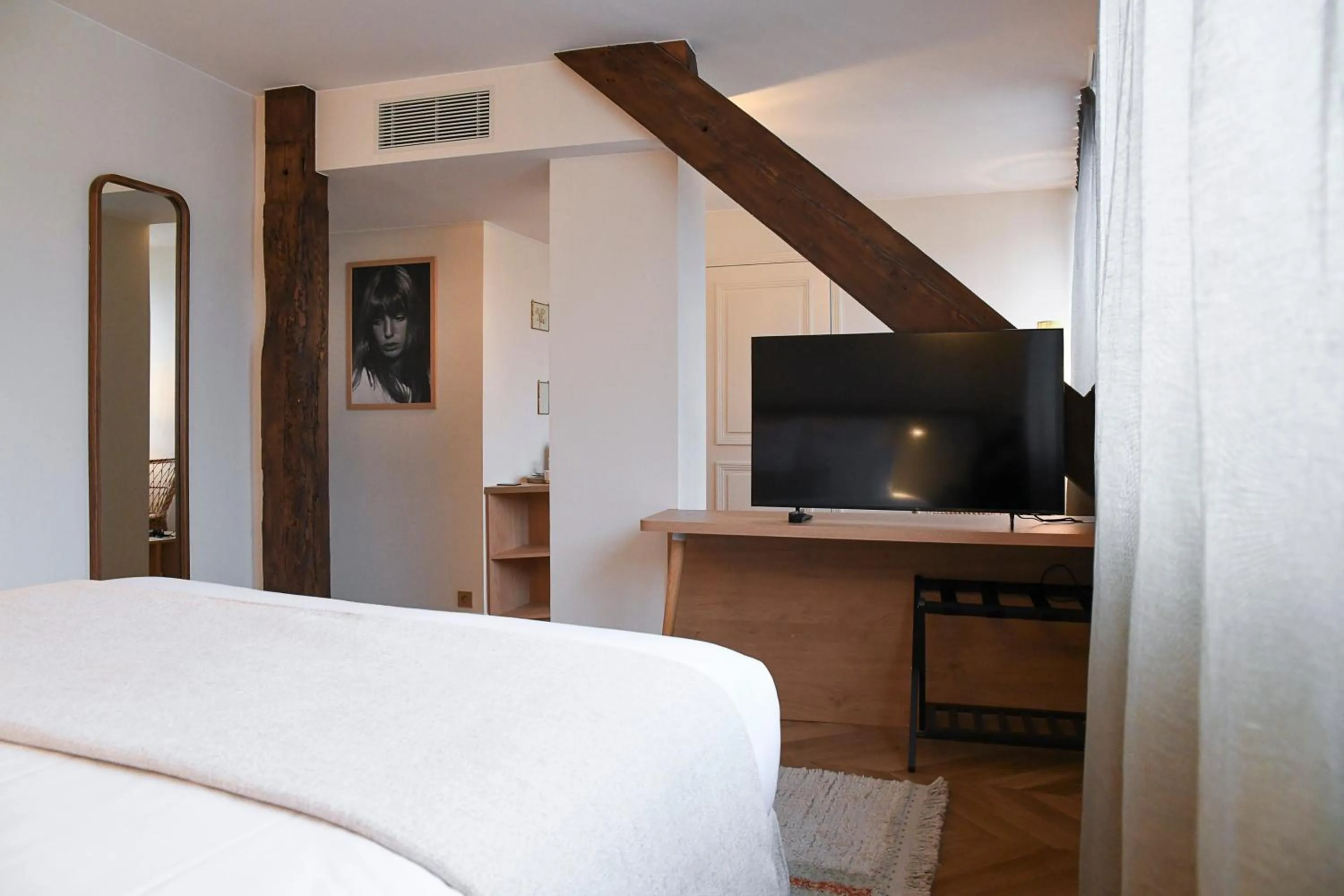 Bedroom, Bed in Grand Hôtel Du Parc - Teritoria