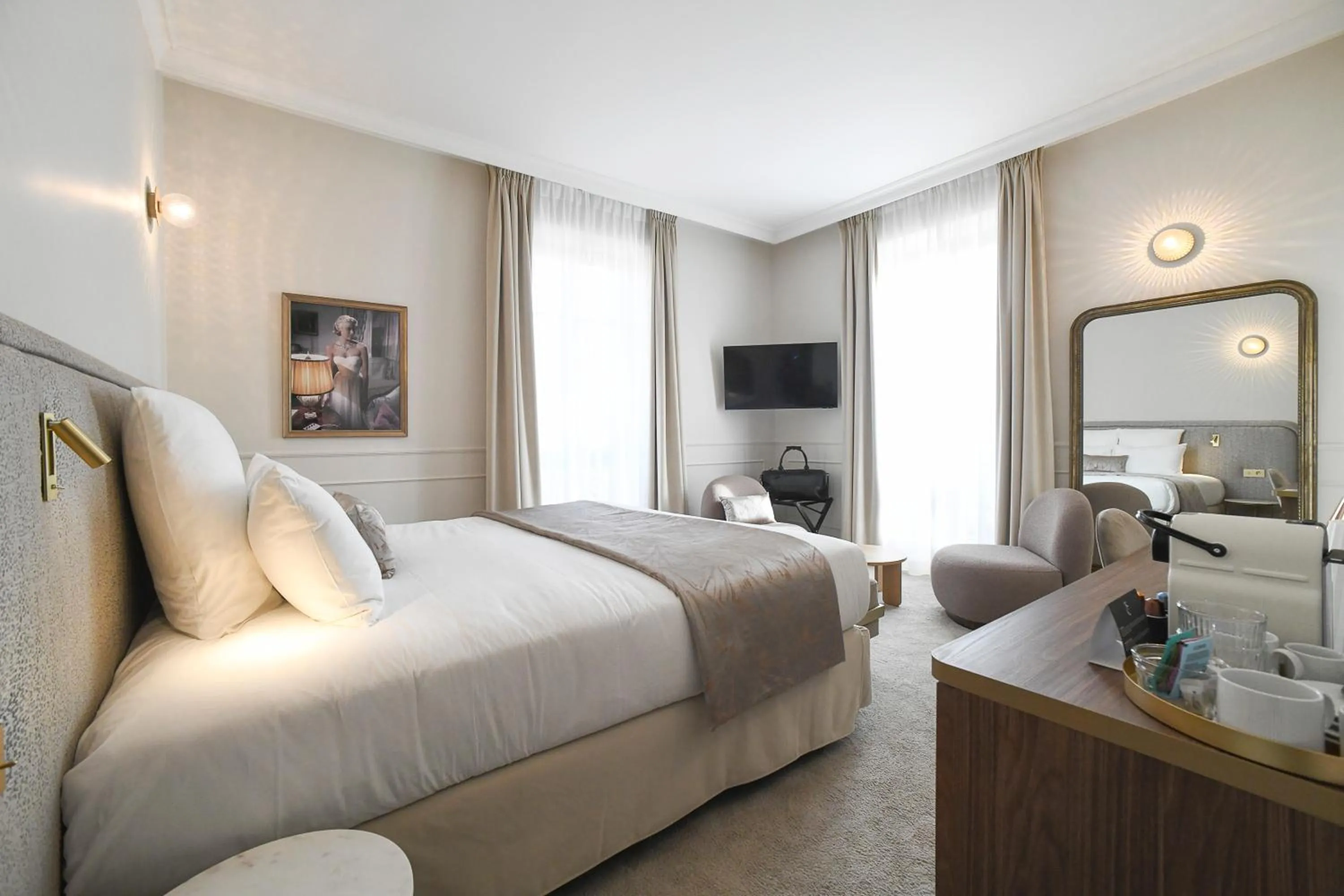 Bedroom, Bed in Grand Hôtel Du Parc - Teritoria