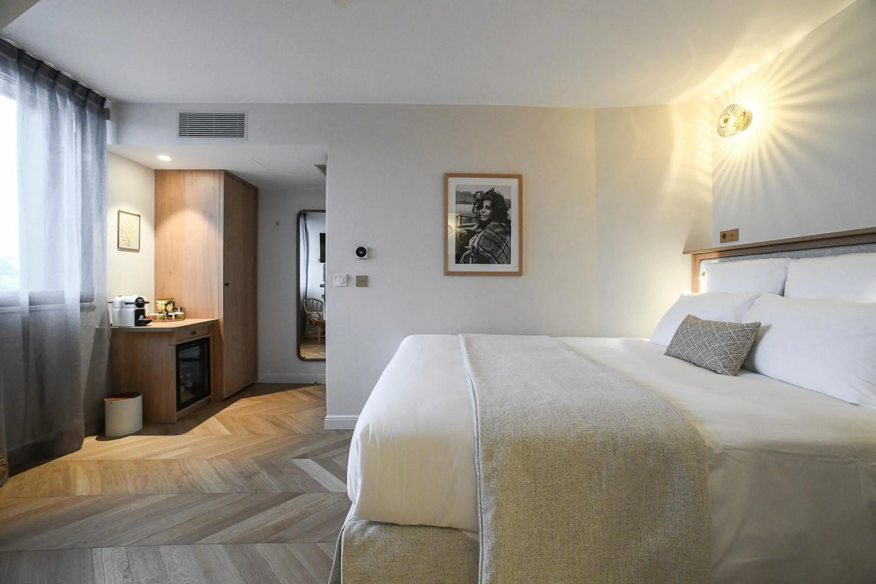 Bedroom, Bed in Grand Hôtel Du Parc - Teritoria