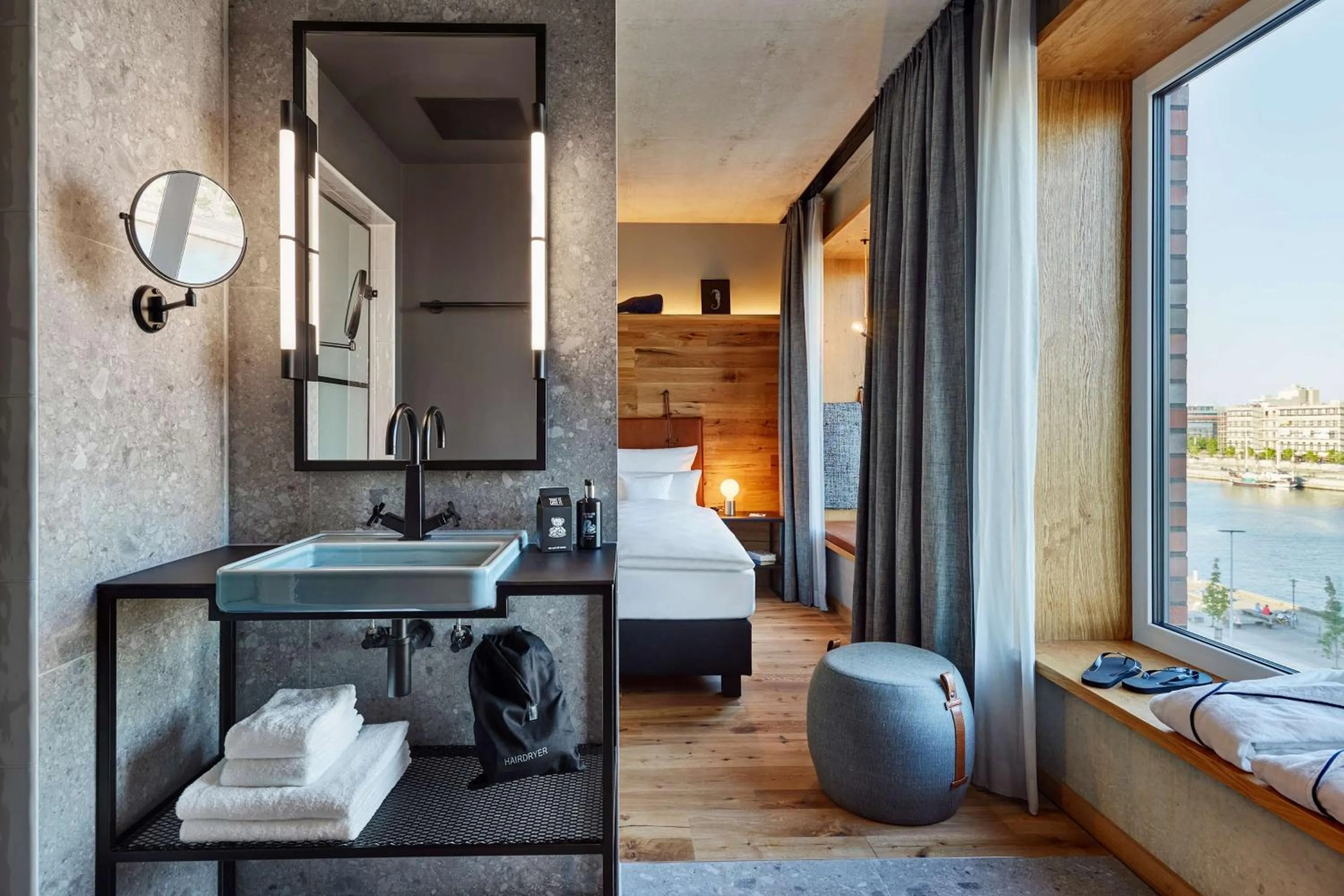 Bathroom, Bed in Me and All Hotel Kiel, by Hyatt