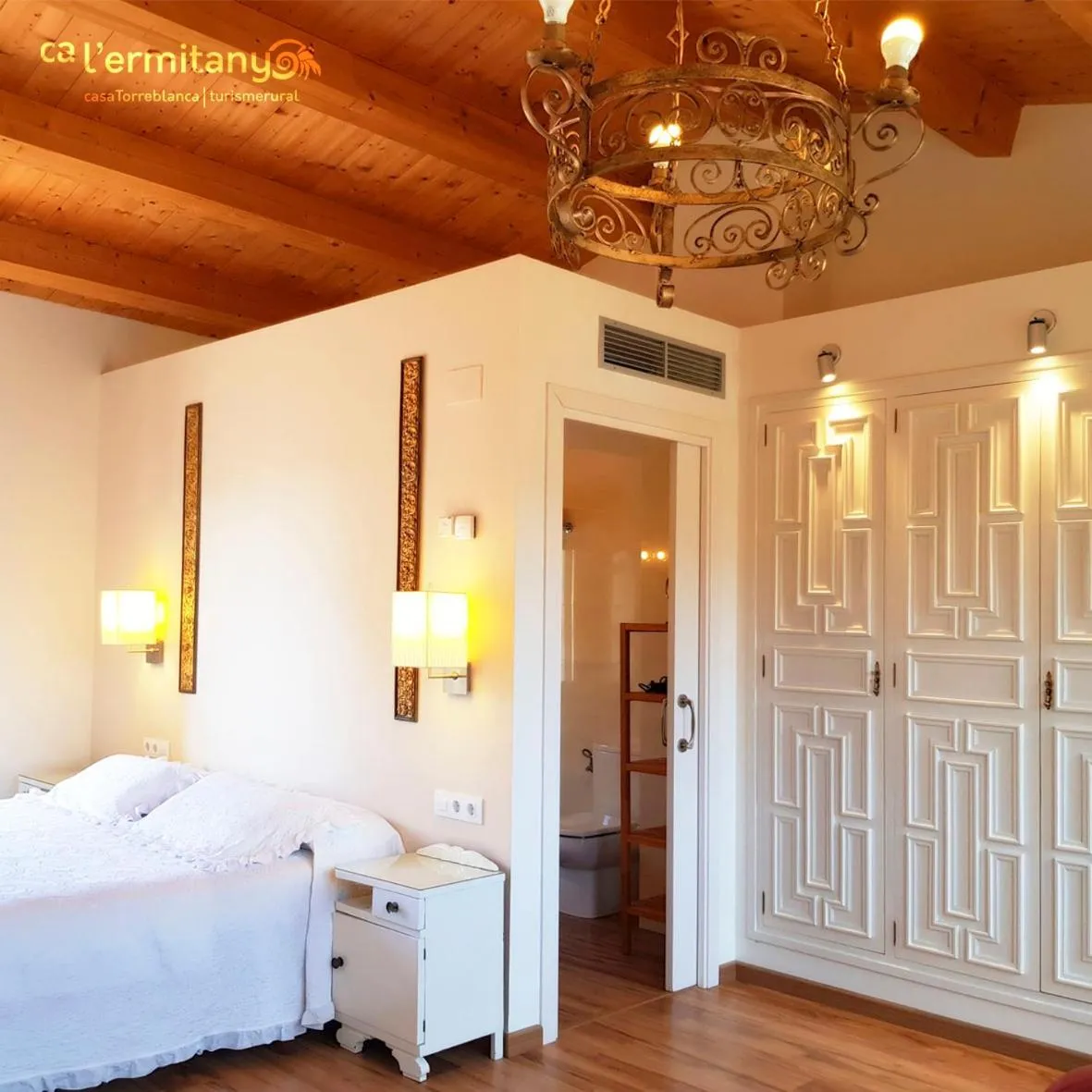 Bedroom, Bed in Ca l' Ermitanyo- Casa Torre Blanca