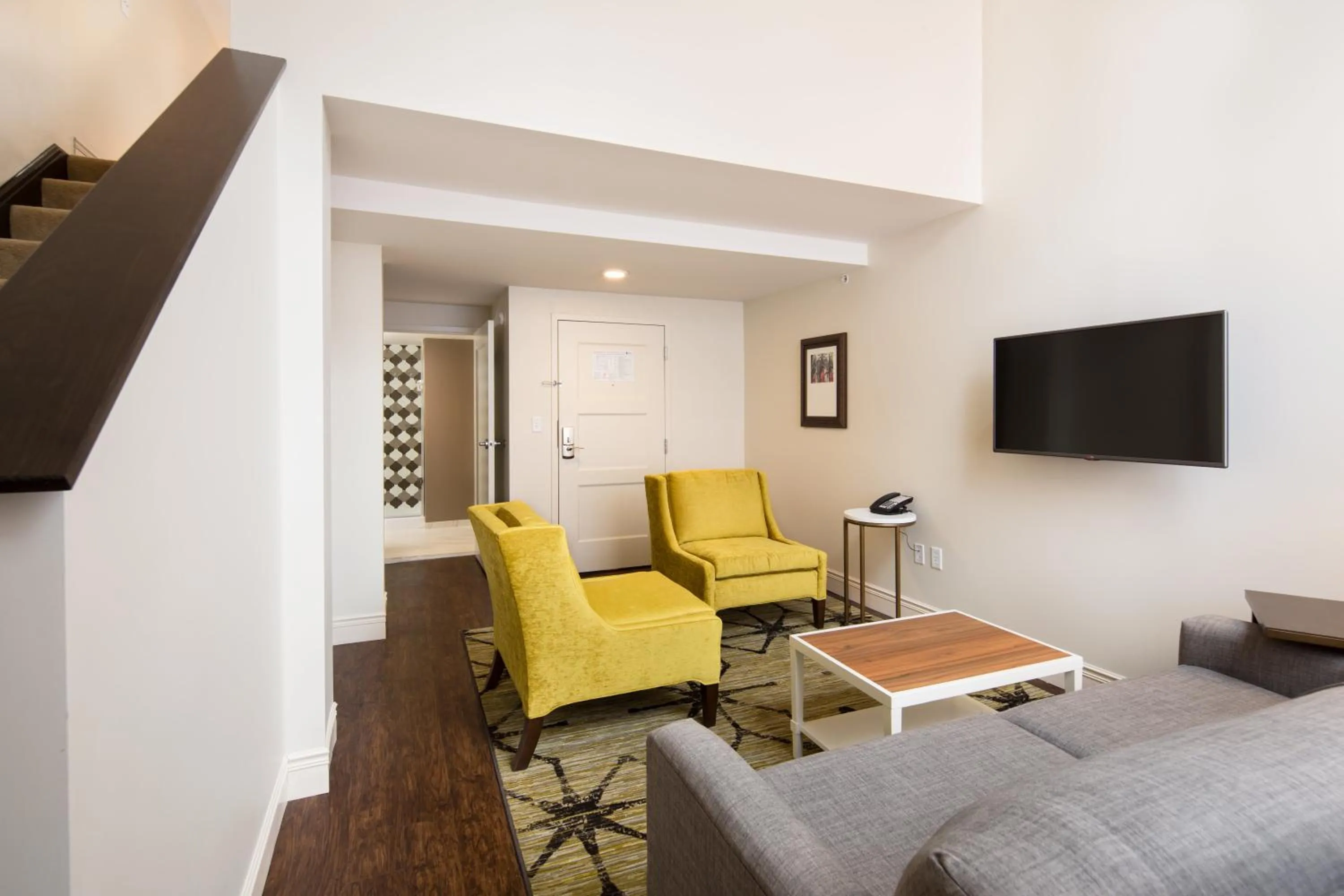 Photo of the whole room in Hotel Indigo Baltimore Downtown by IHG