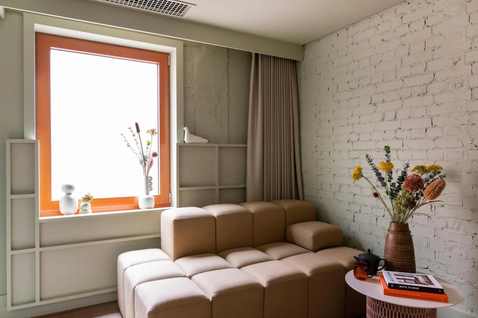 Living room in Locke at Broken Wharf