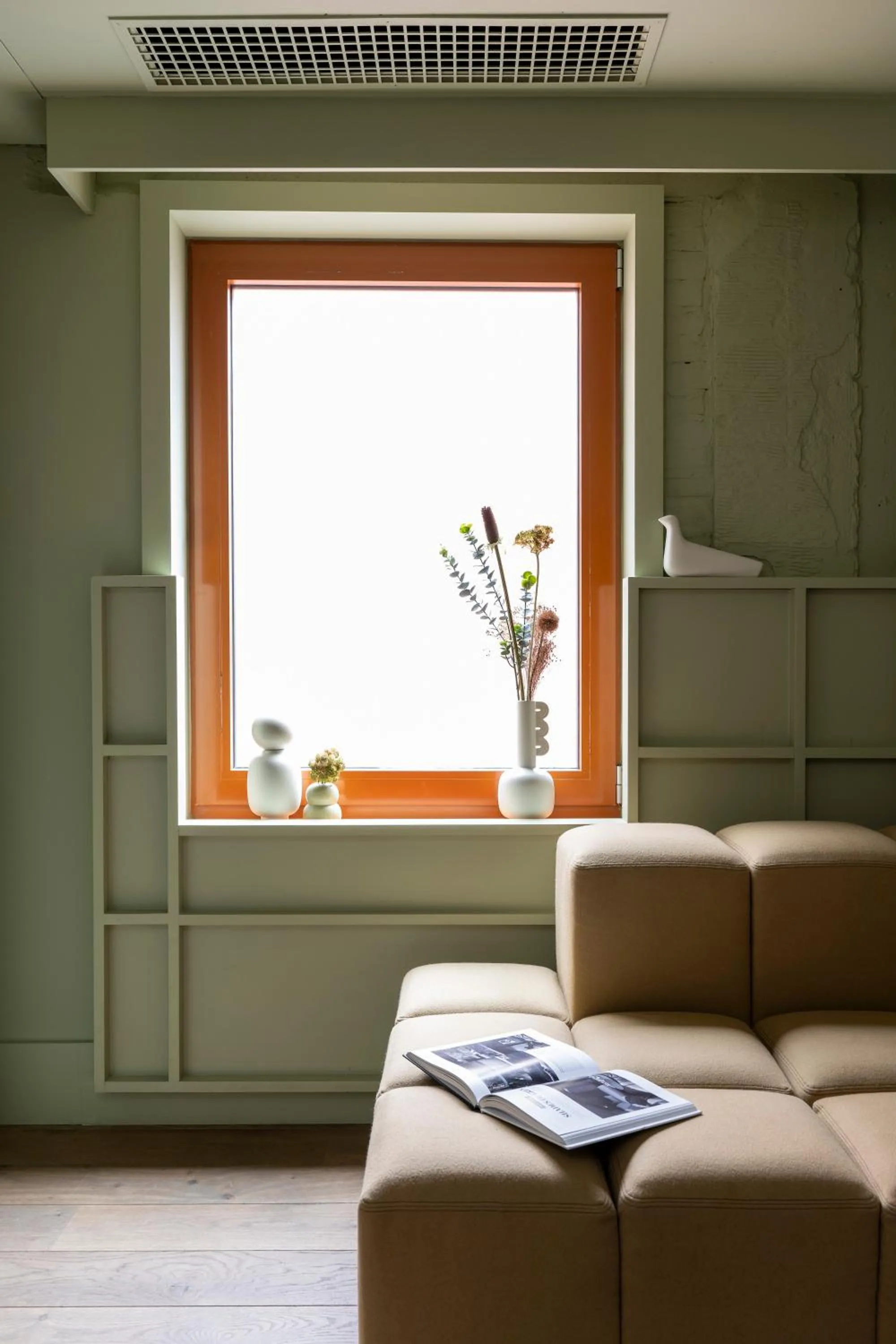 Living room in Locke at Broken Wharf