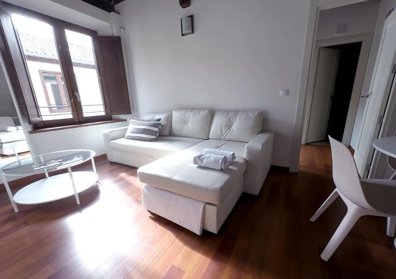 Living room, Bed in ISA Granada