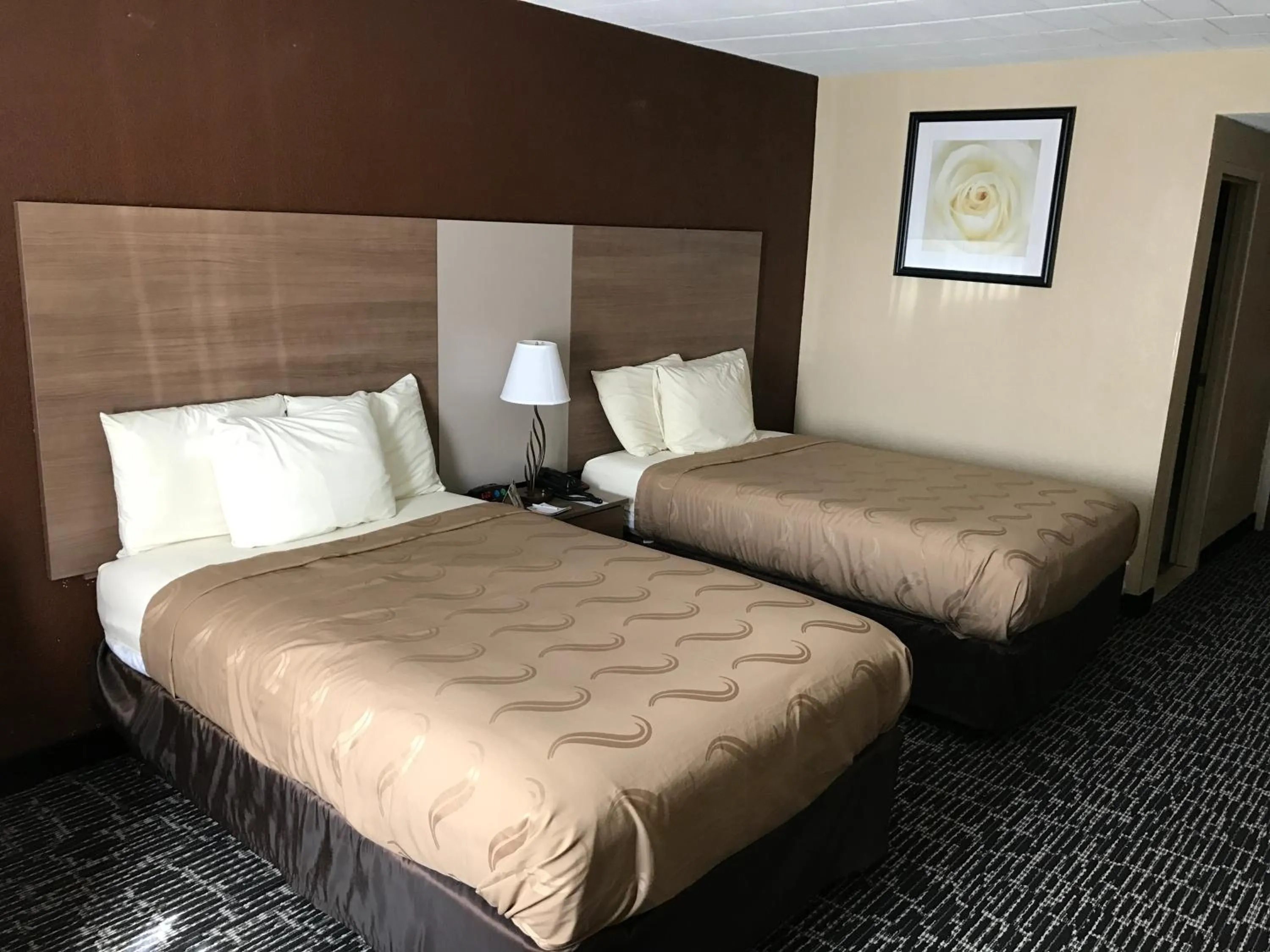 Bed in Quality Inn Near Pimlico Racetrack