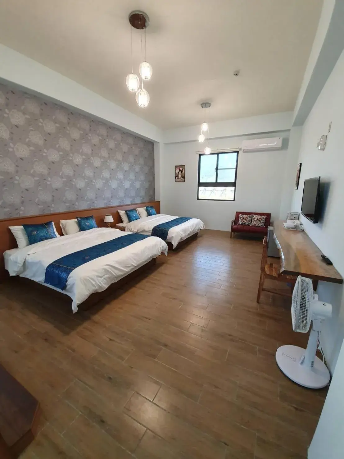 Quadruple Room with Private Bathroom in Clare Holiday B&B Quadruple Room with Private Bathroom in Clare Holiday B&B