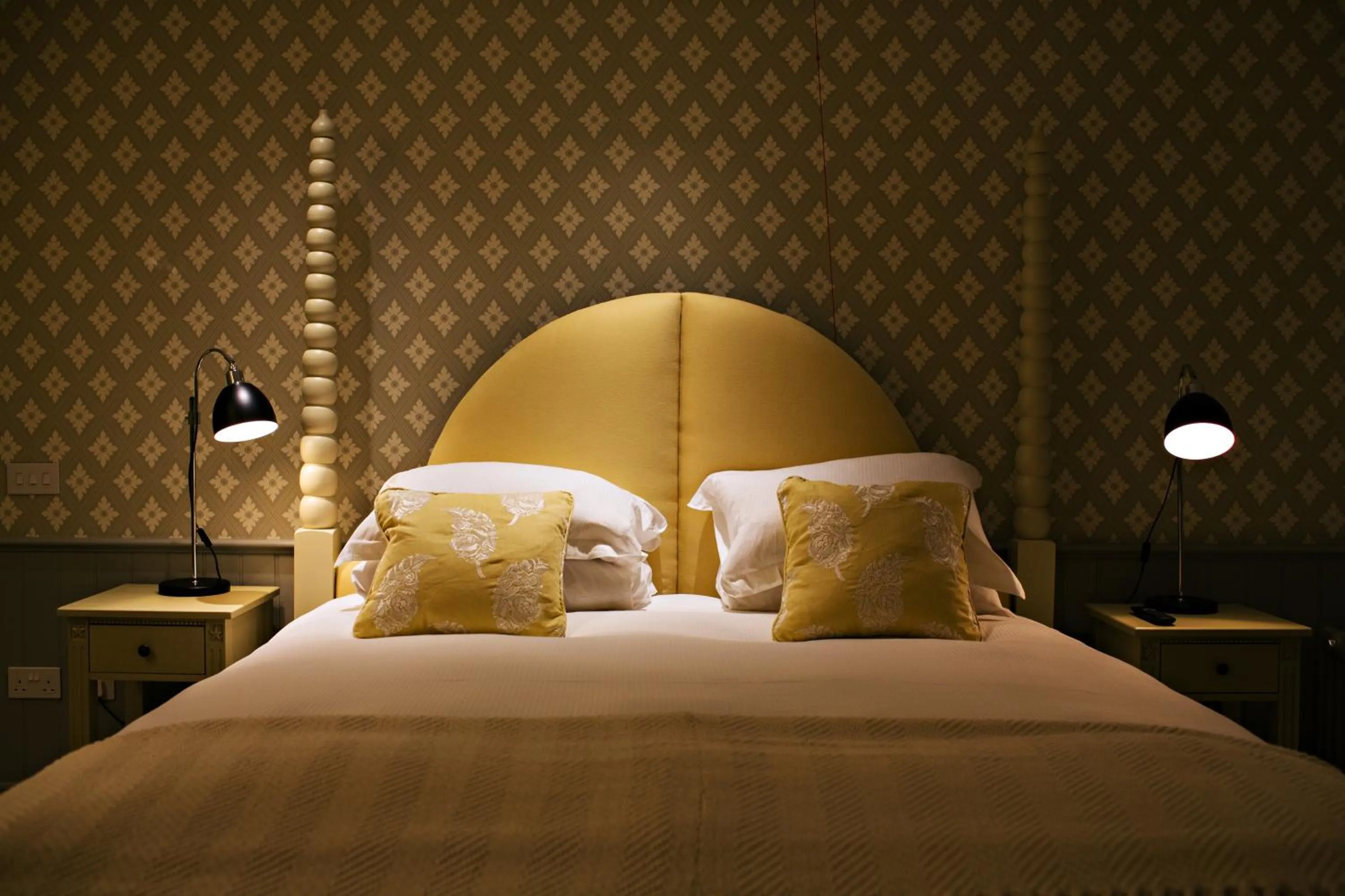 Photo of the whole room, Bed in Houndgate Townhouse