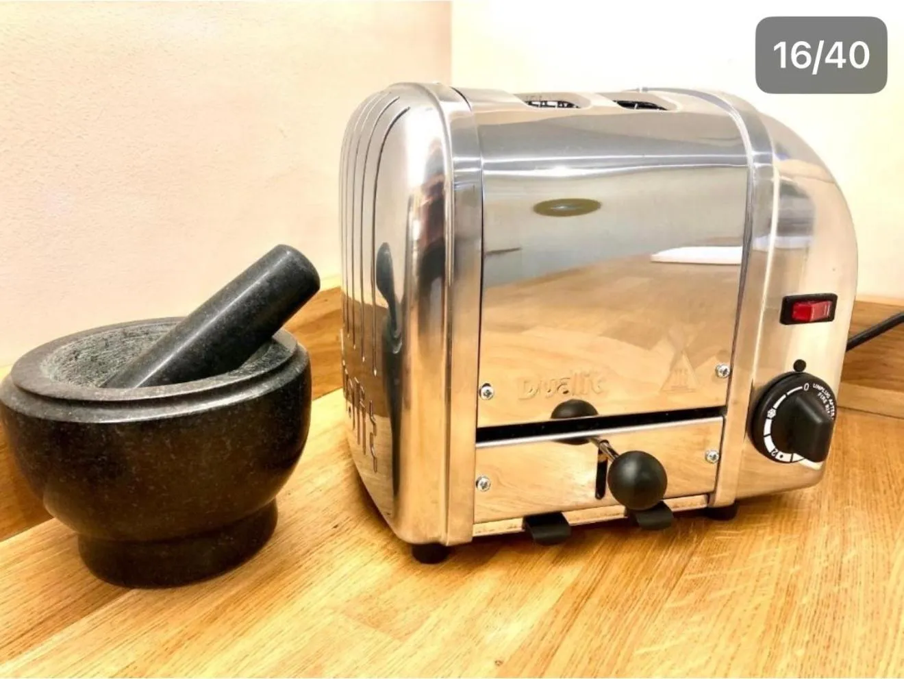 toaster in Margate Duplex with Private Terrace Air Conditioning The Duplex