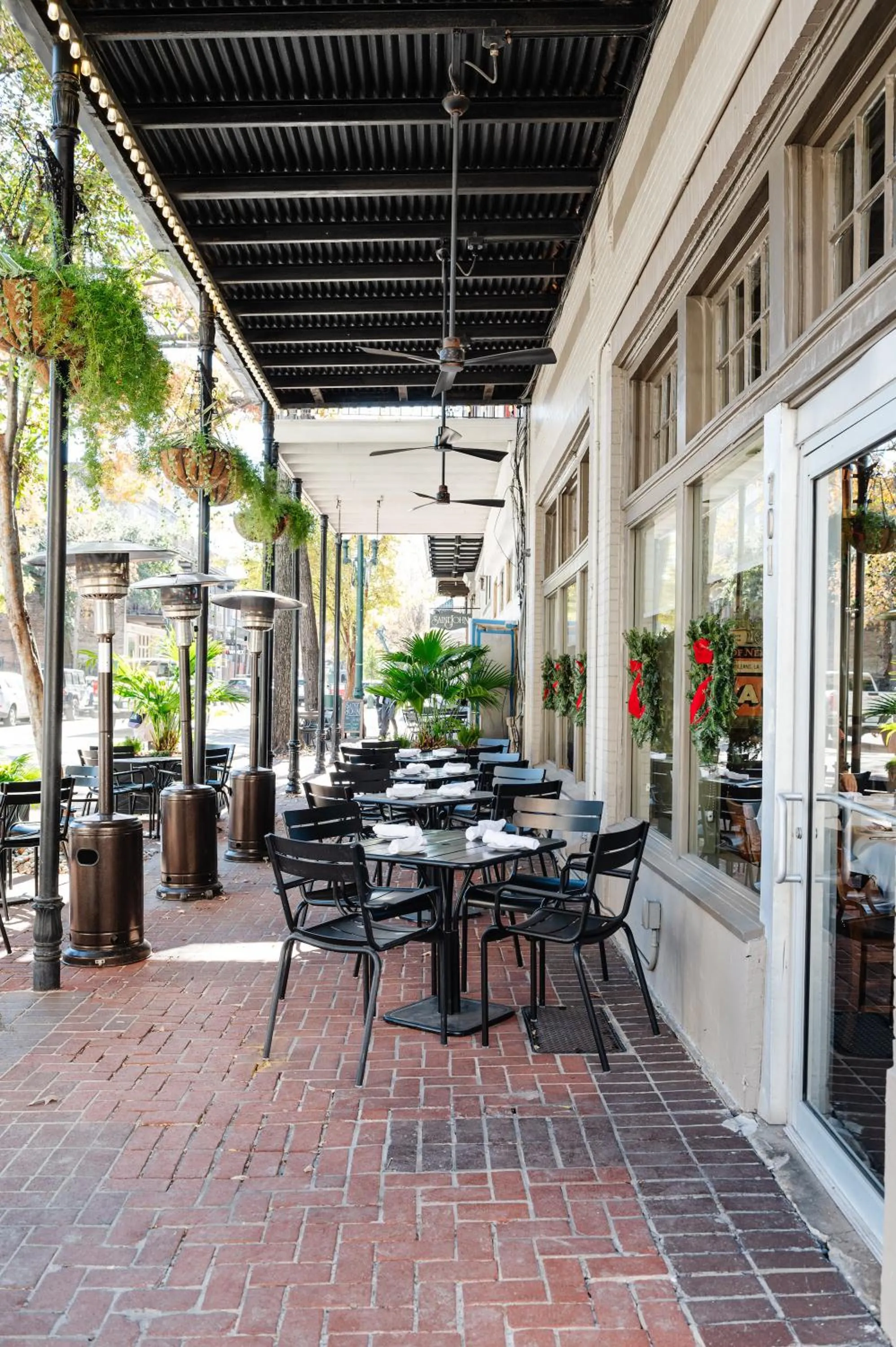 Restaurant/places to eat in The Lafayette New Orleans By Kasa Living