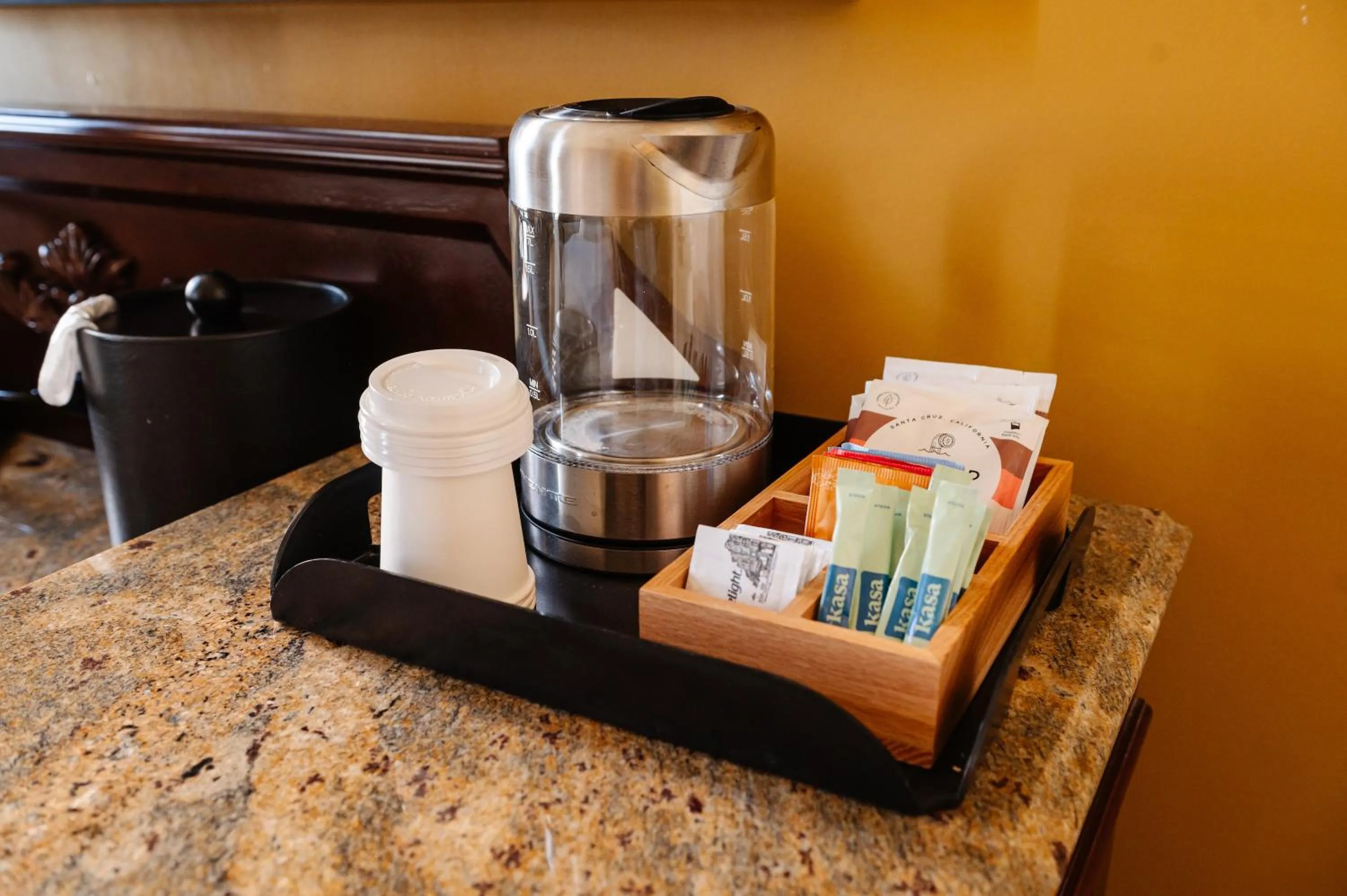 Coffee/tea facilities in The Lafayette New Orleans By Kasa Living