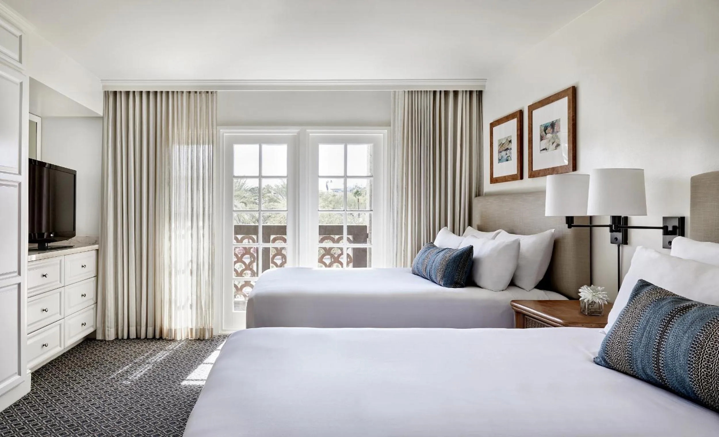 Bed in Arizona Grand Resort