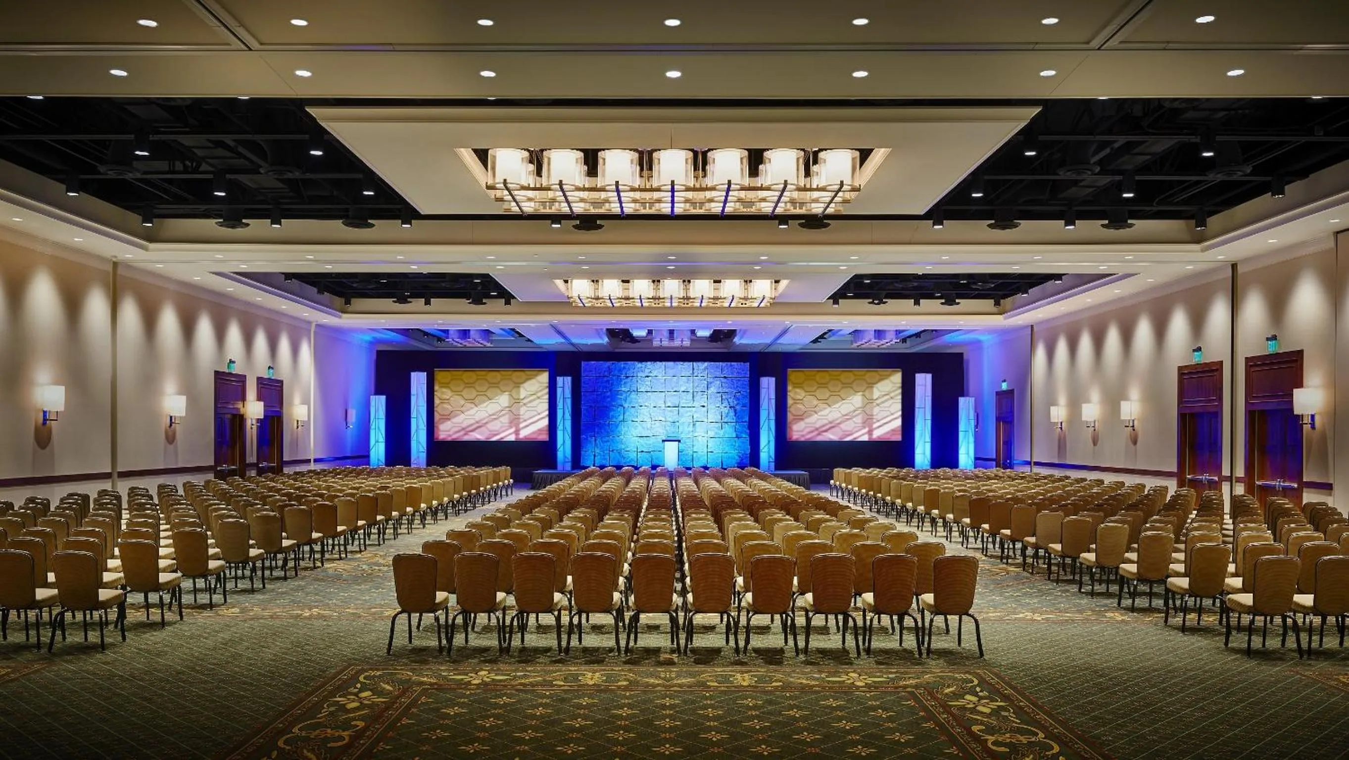 Business facilities in Arizona Grand Resort