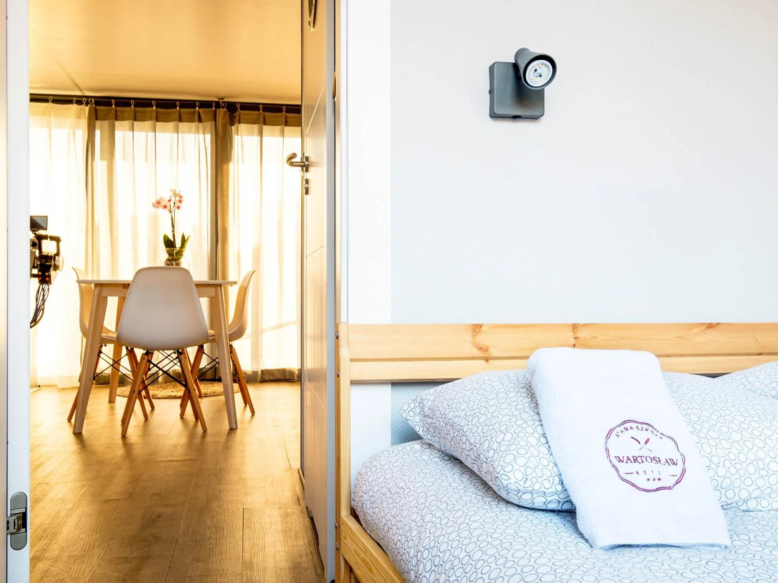 Living room, Bed in Hotel Wartosław