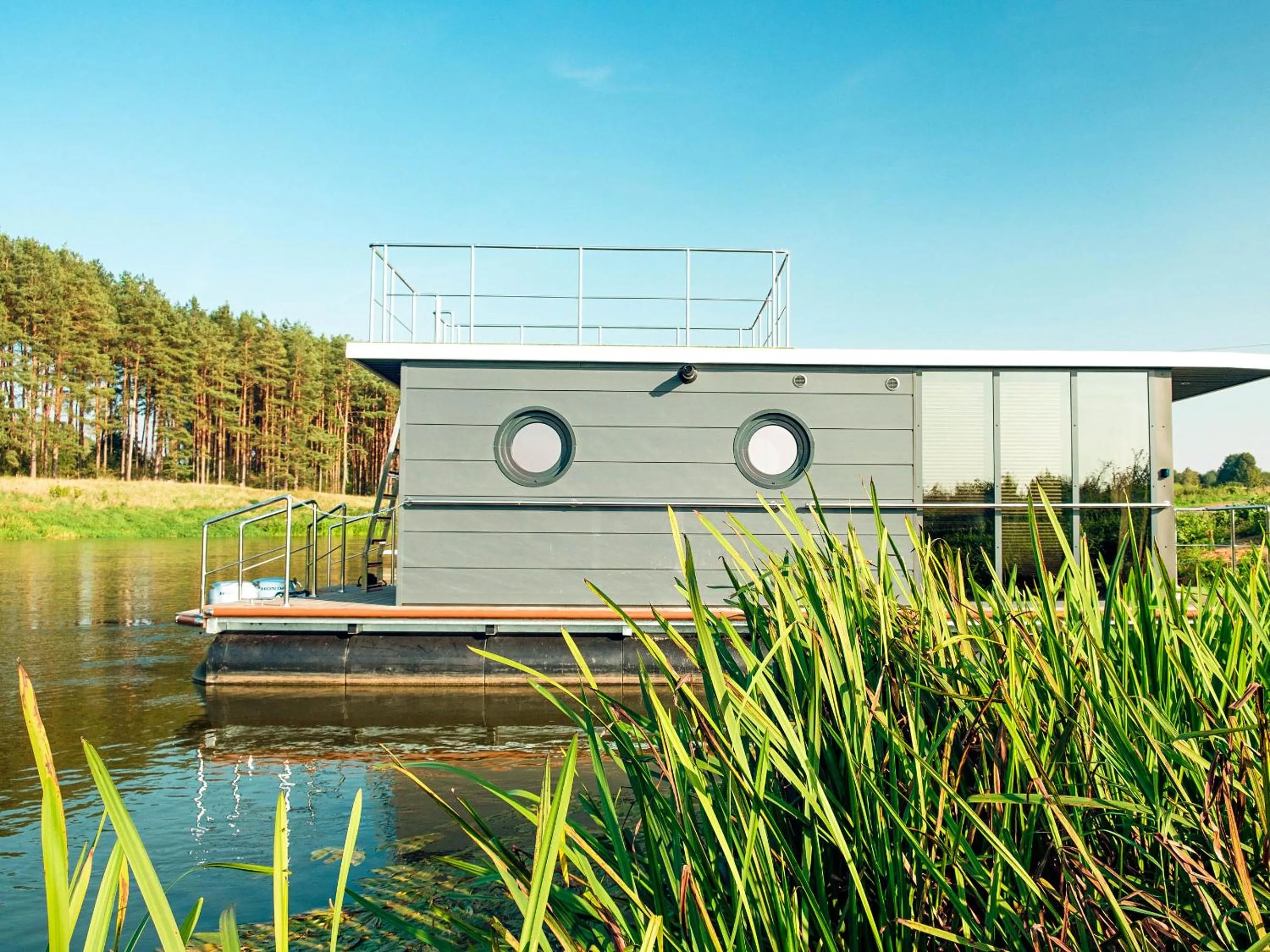 Property building in Hotel Wartosław