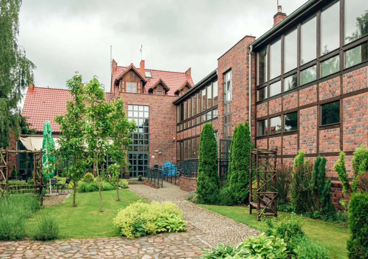 Property building in Hotel Wartosław