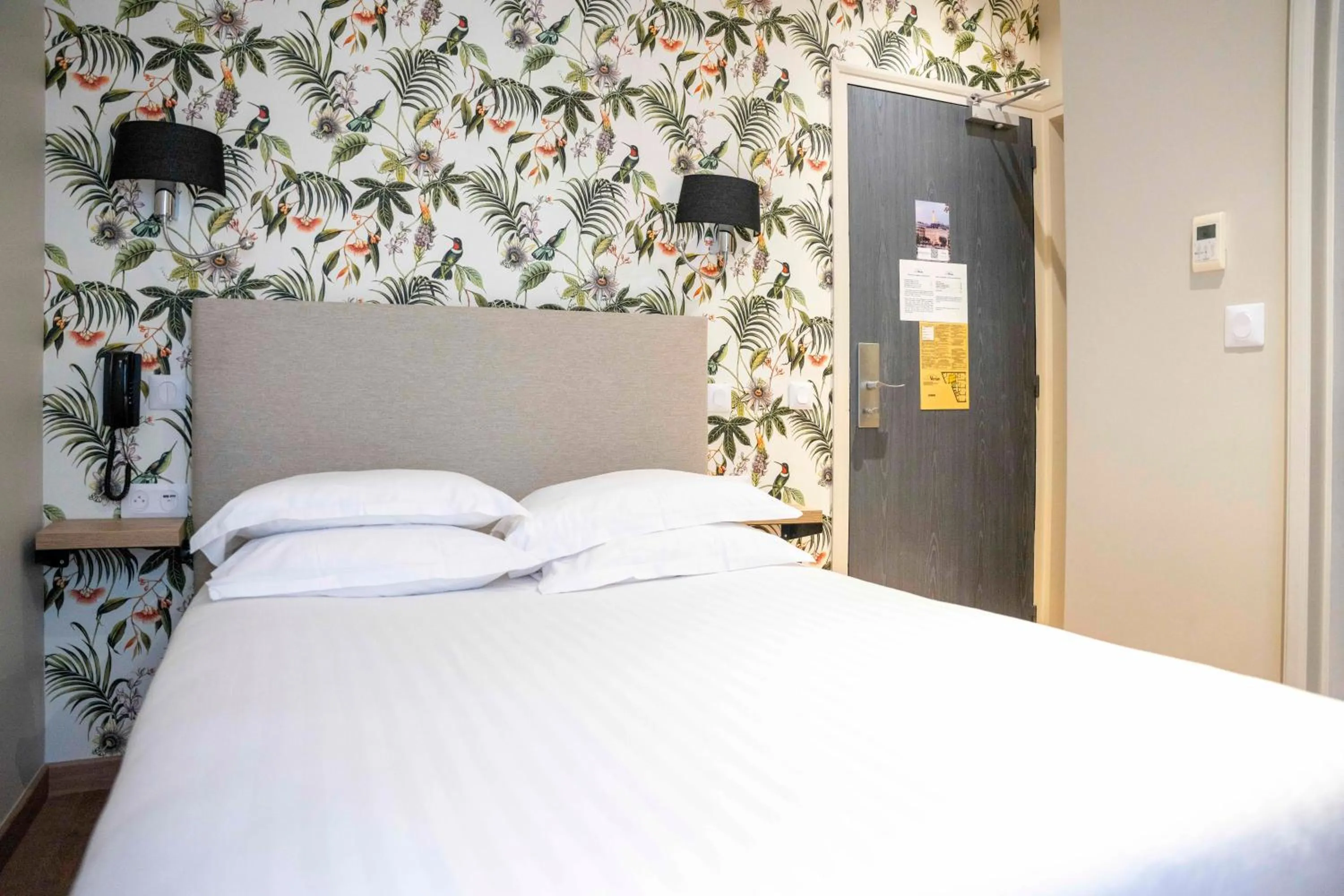 Bedroom, Bed in Verlain