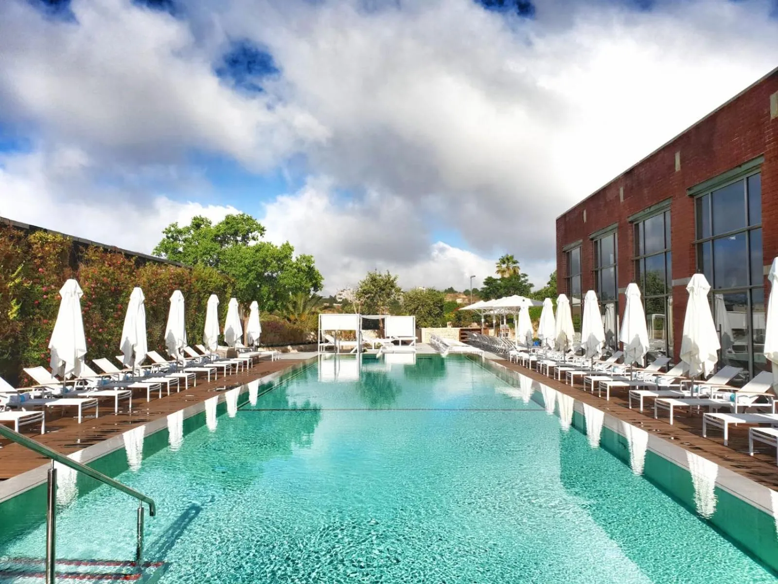 Swimming pool in Cramim by Isrotel Exclusive