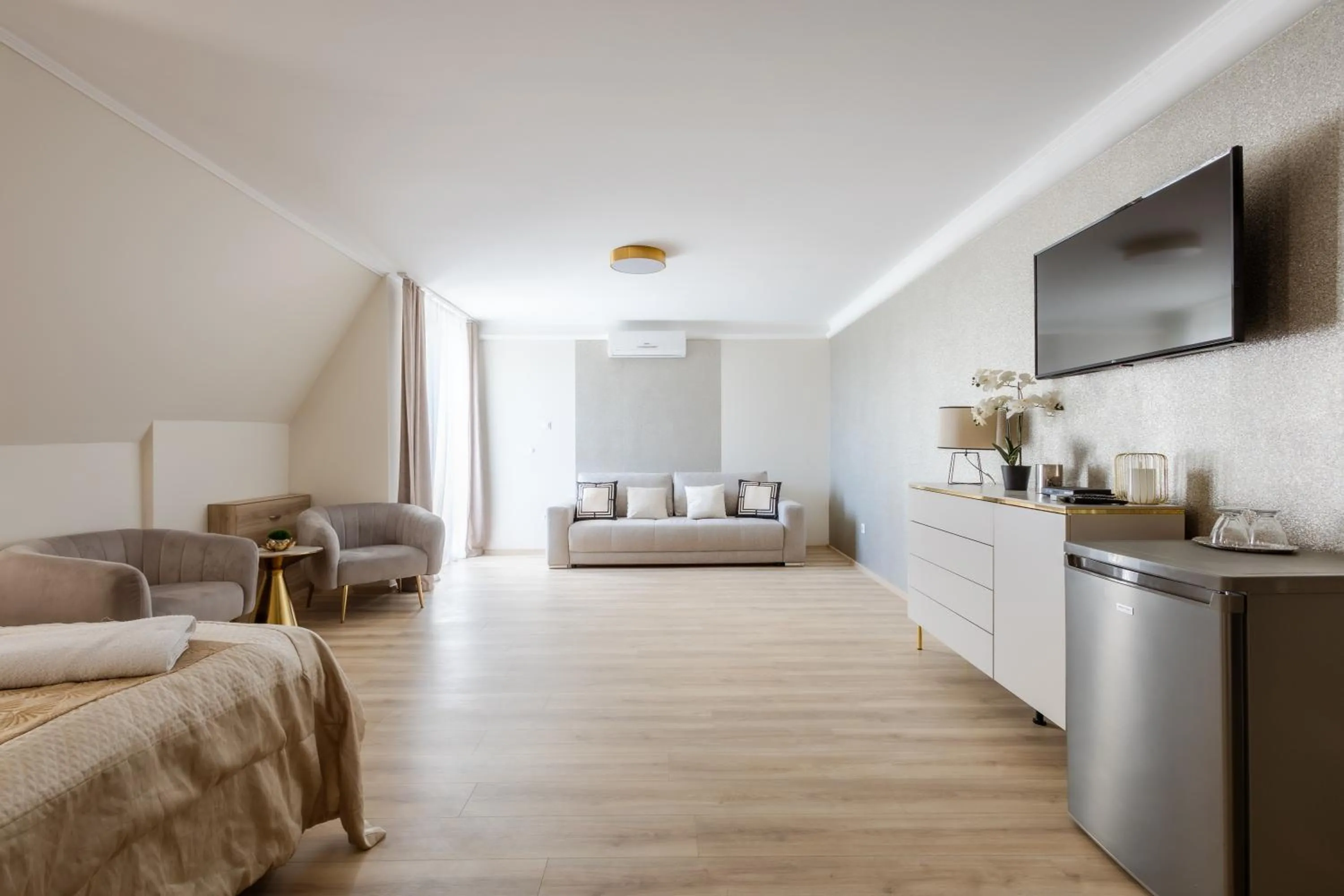Deluxe Double or Twin Room in Petrény Borpanzió