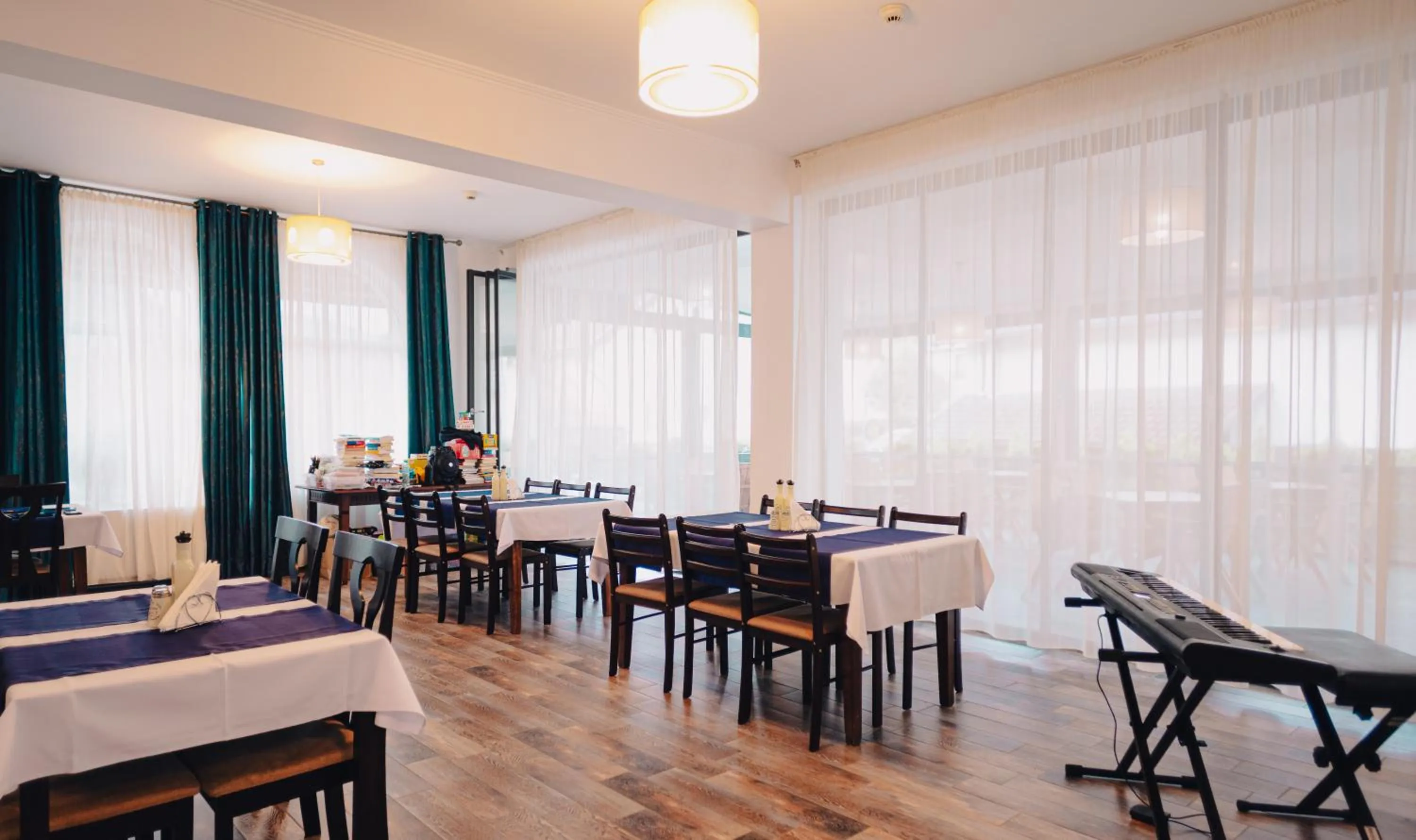 Restaurant/places to eat in Chalet 173