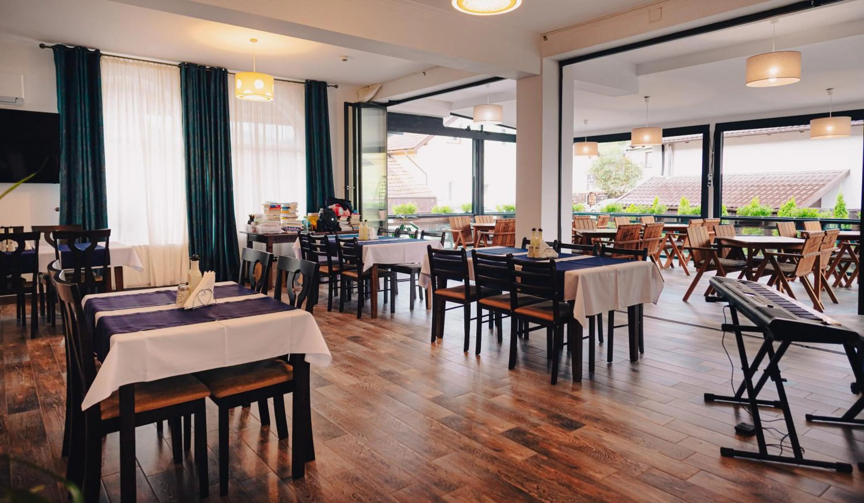 Restaurant/places to eat in Chalet 173