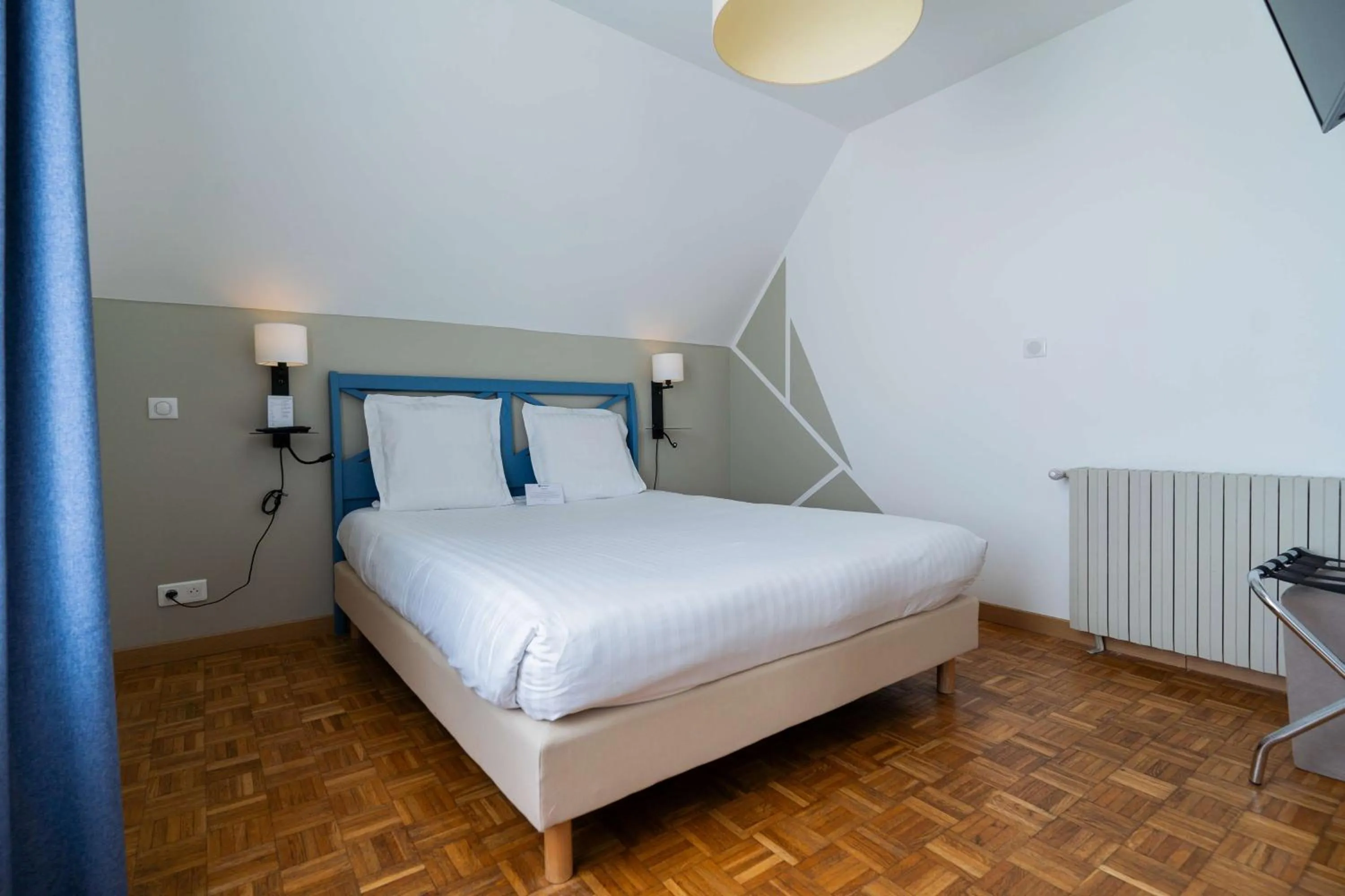 Bedroom, Bed in Best Western Hotel De La Plage Saint Marc sur Mer