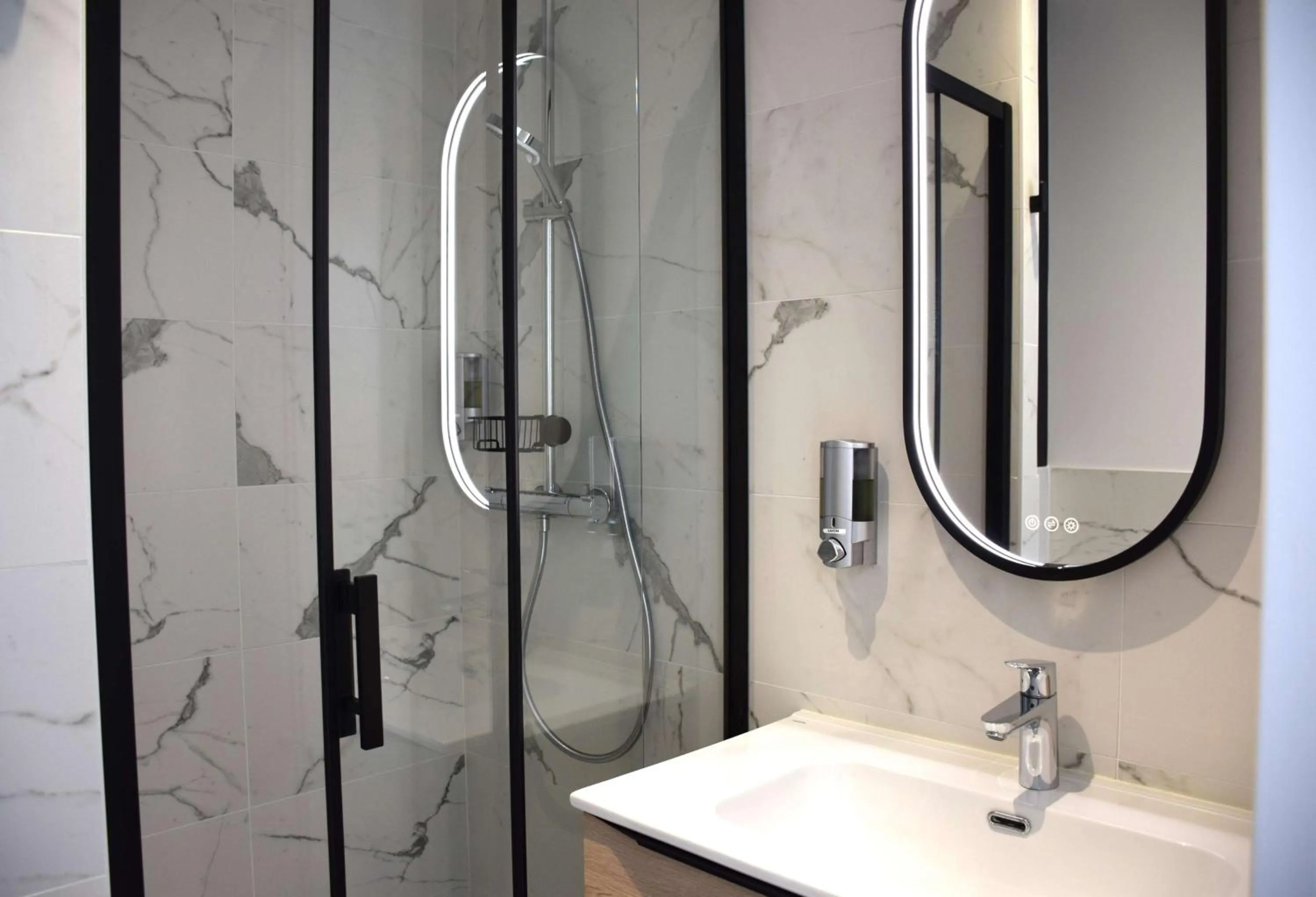 Bedroom in Best Western Hotel De La Plage Saint Marc sur Mer