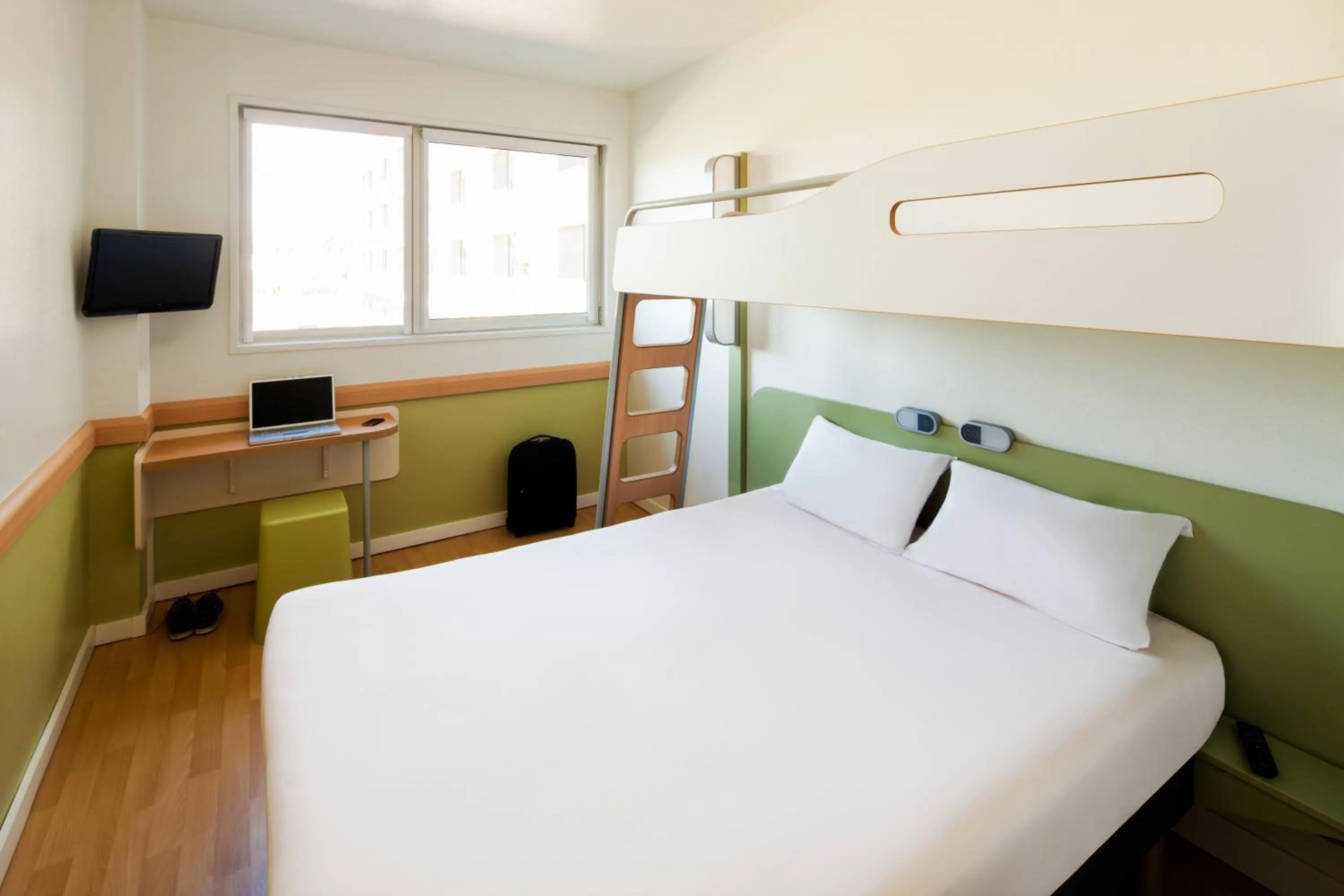 Photo of the whole room, Bed in Ibis budget Wien Sankt Marx