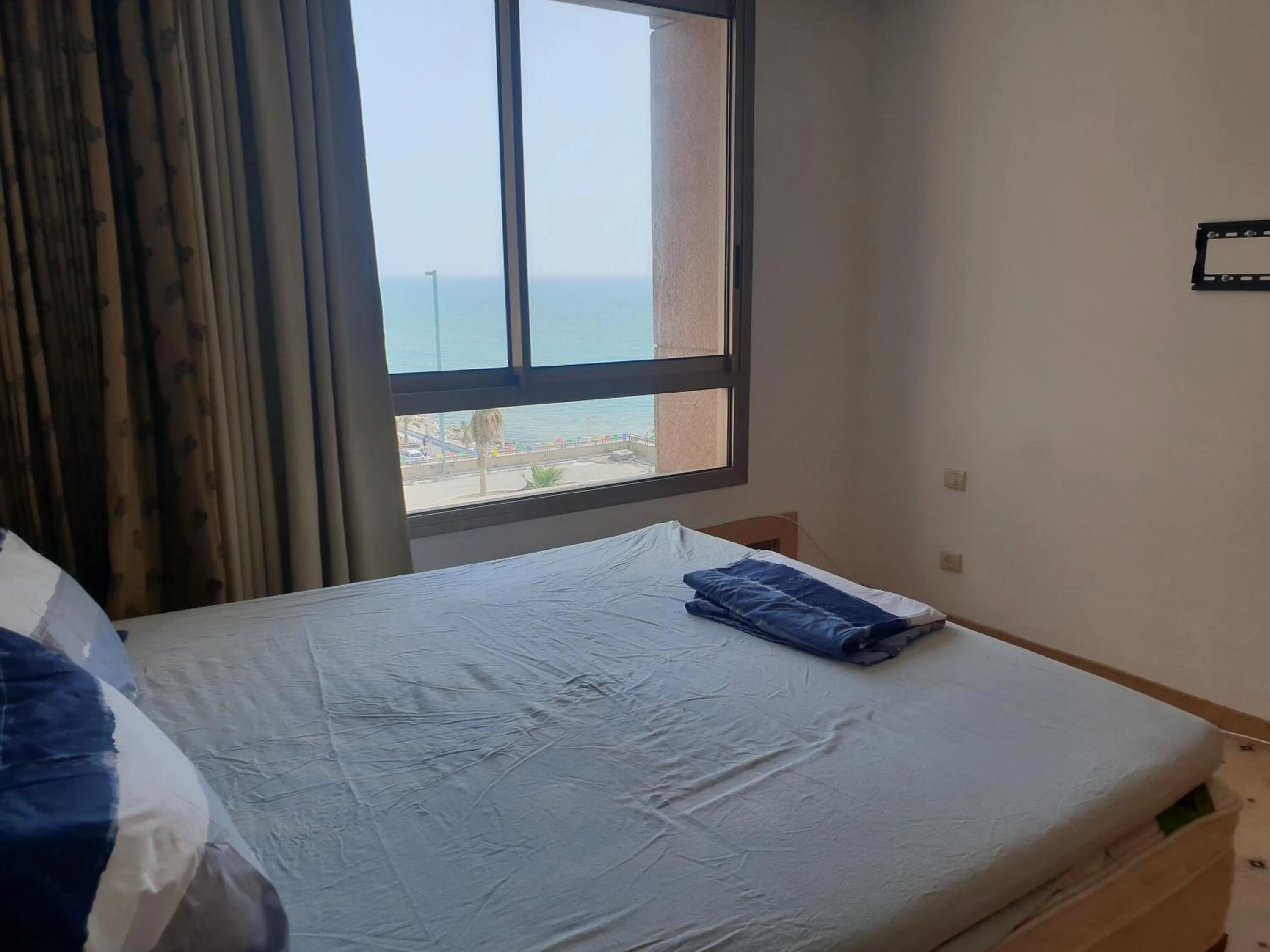 Bed in Marom Apartments Hof Hacarmel