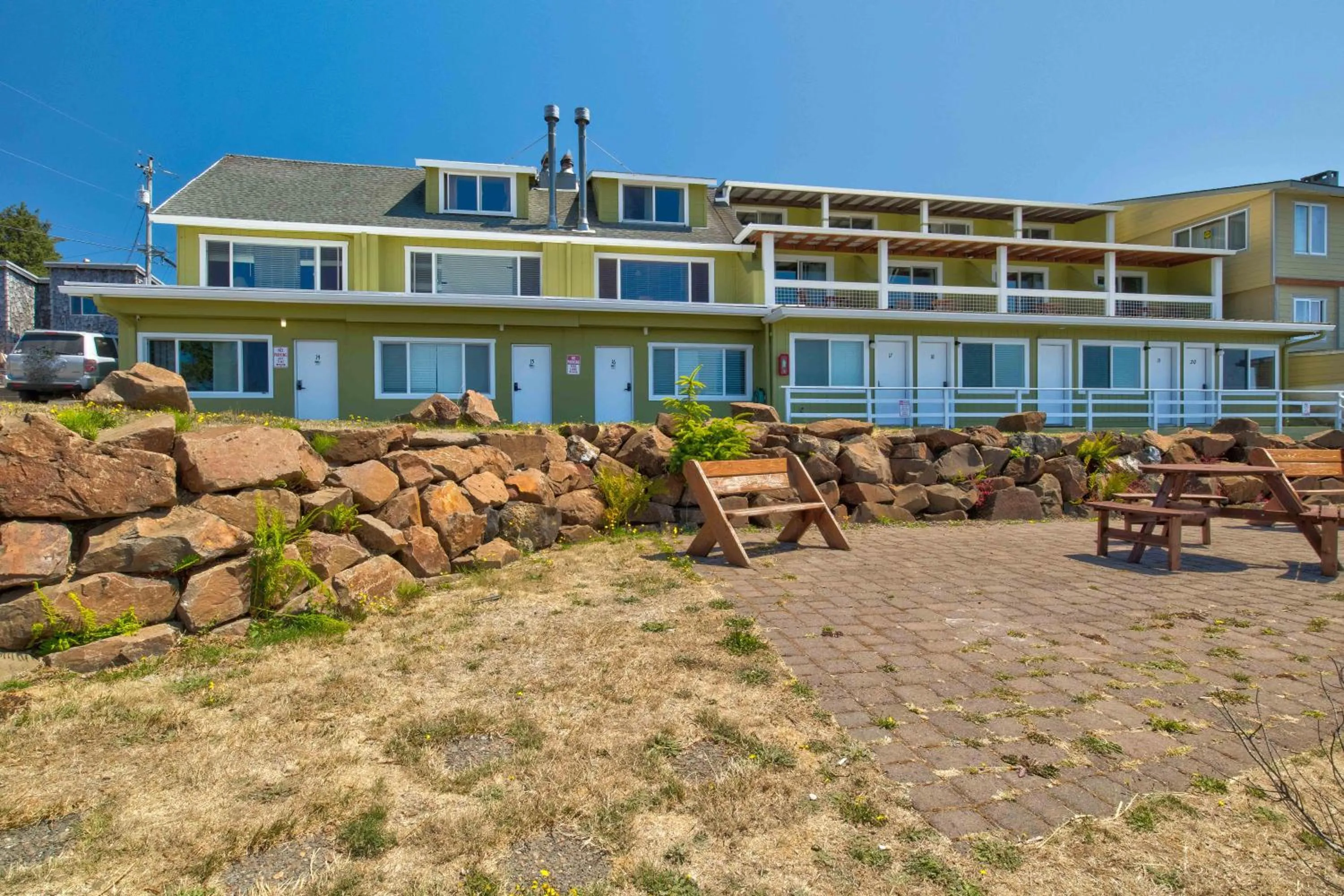 Property building in Terimore Lodging by the Sea