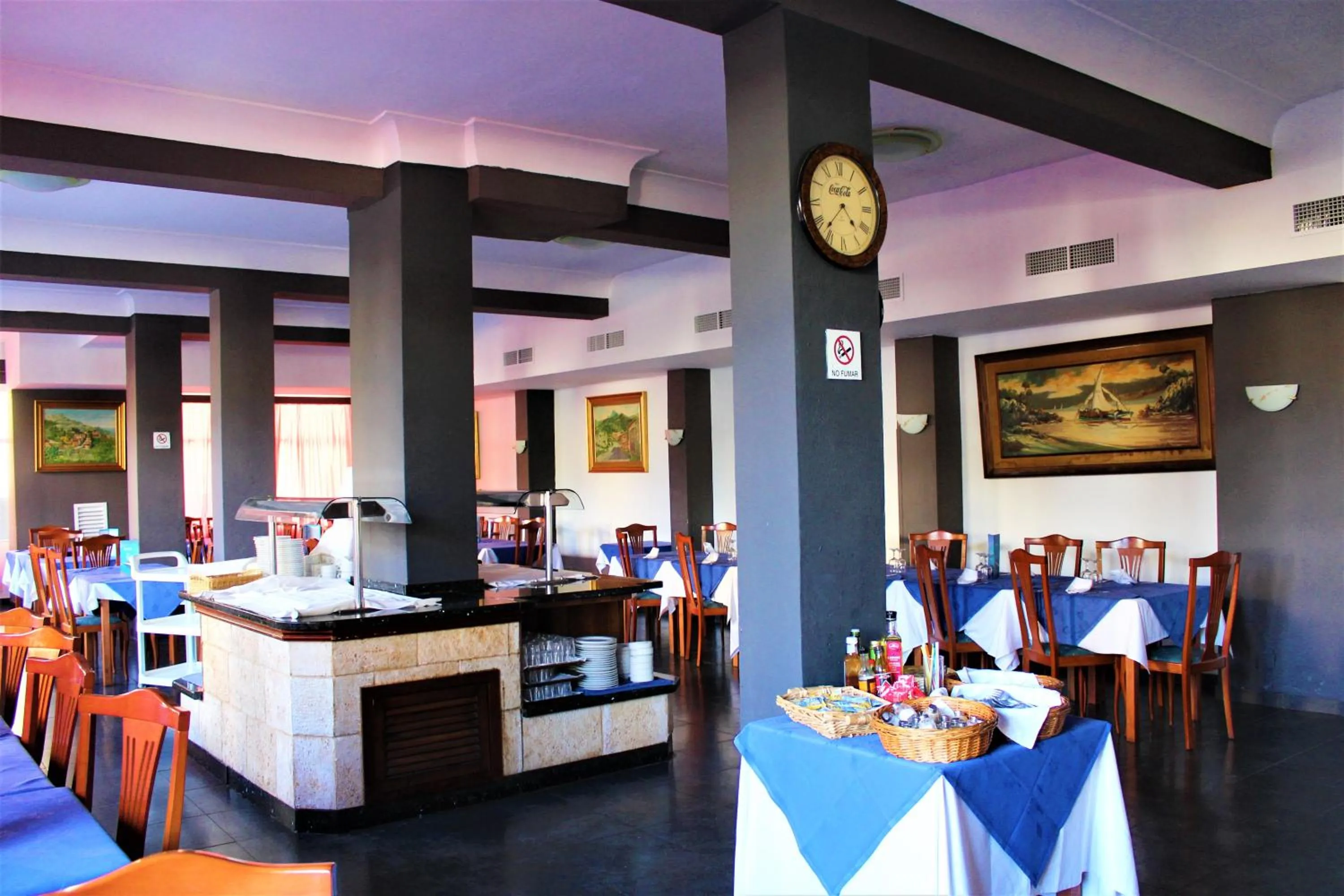 Restaurant/places to eat in Hotel Marbel