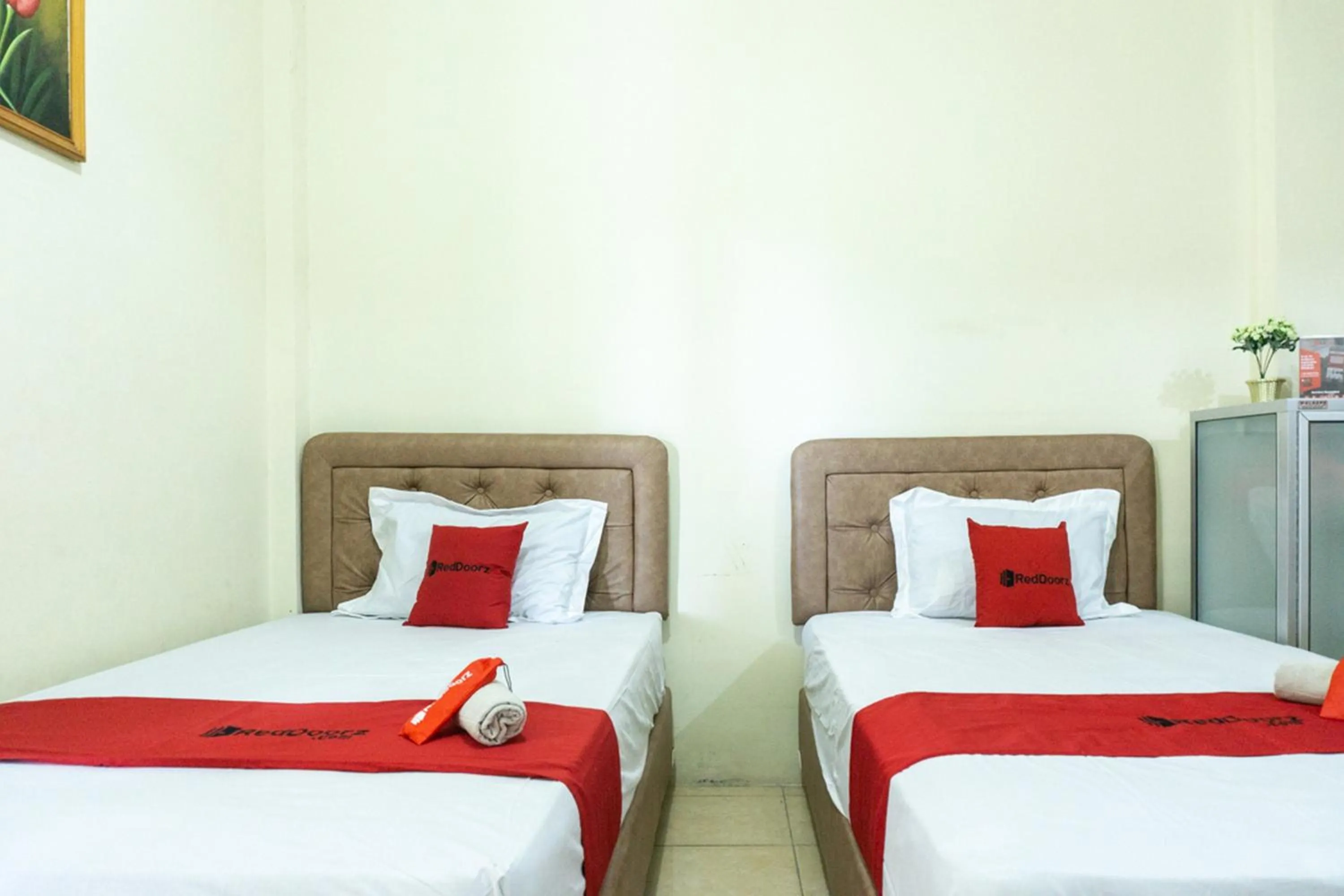 Bed in RedDoorz @ Gatot Subroto Ende