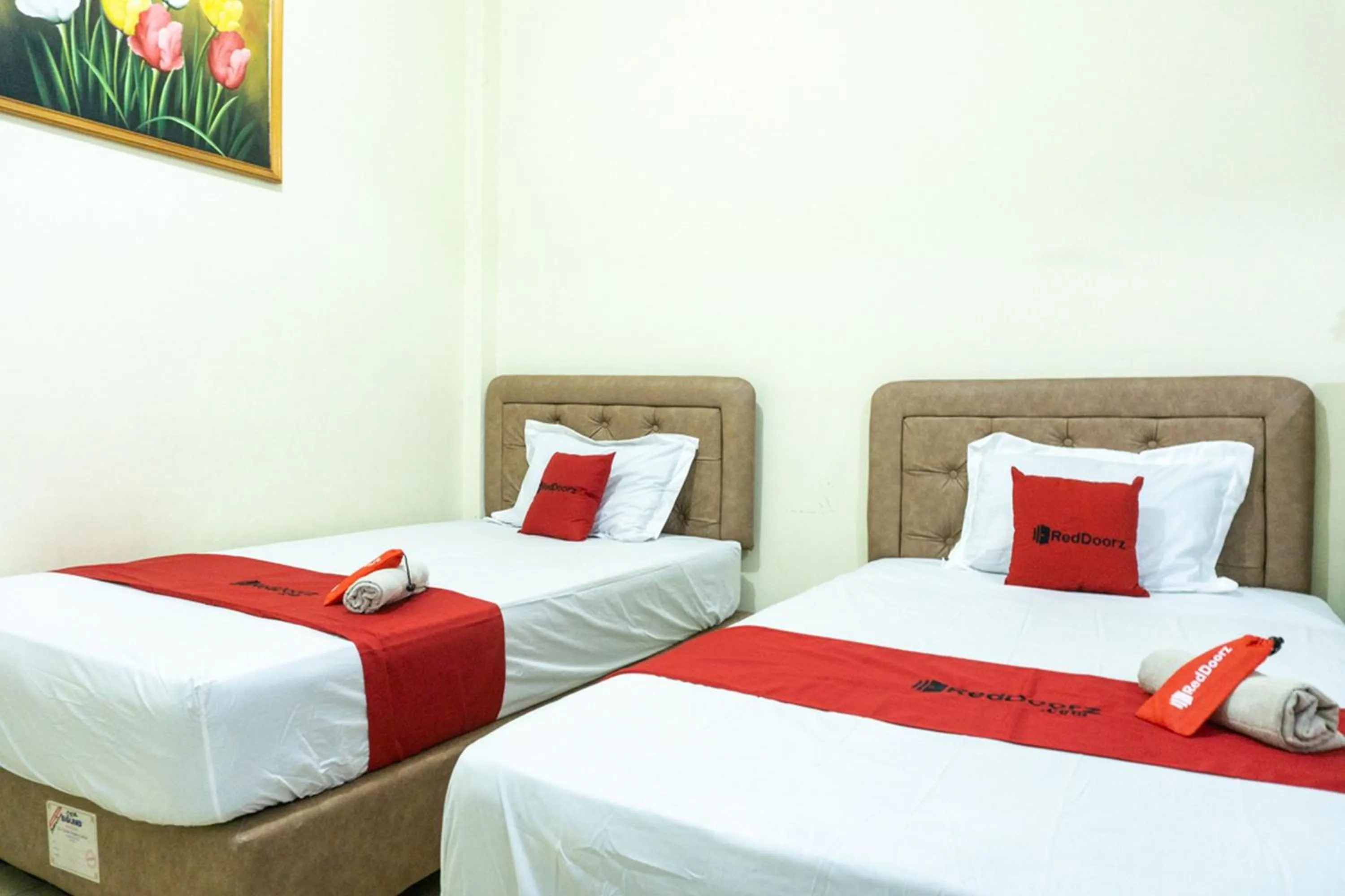 Bed in RedDoorz @ Gatot Subroto Ende