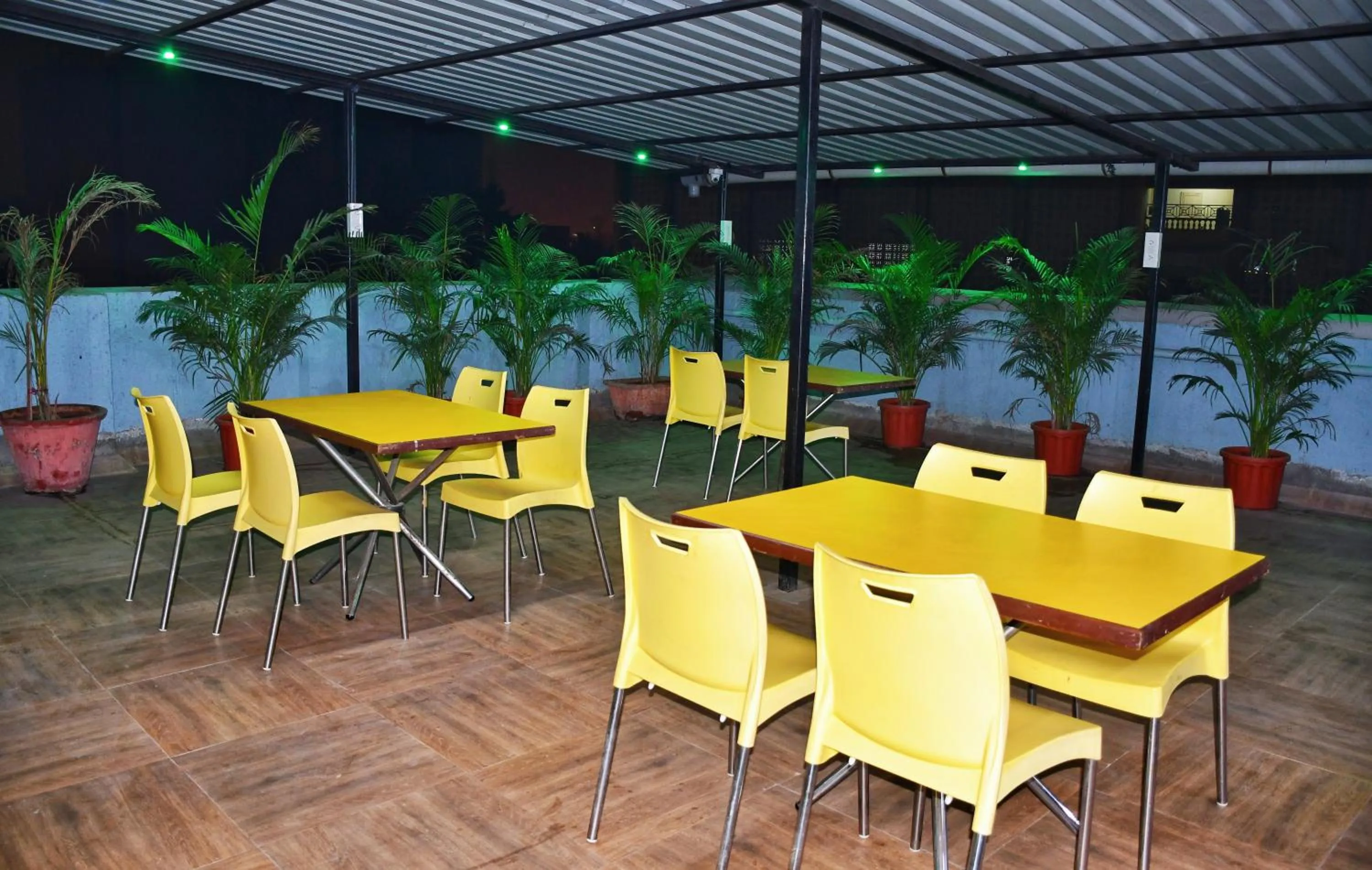 Restaurant/places to eat in Megh Residency Navi Mumbai