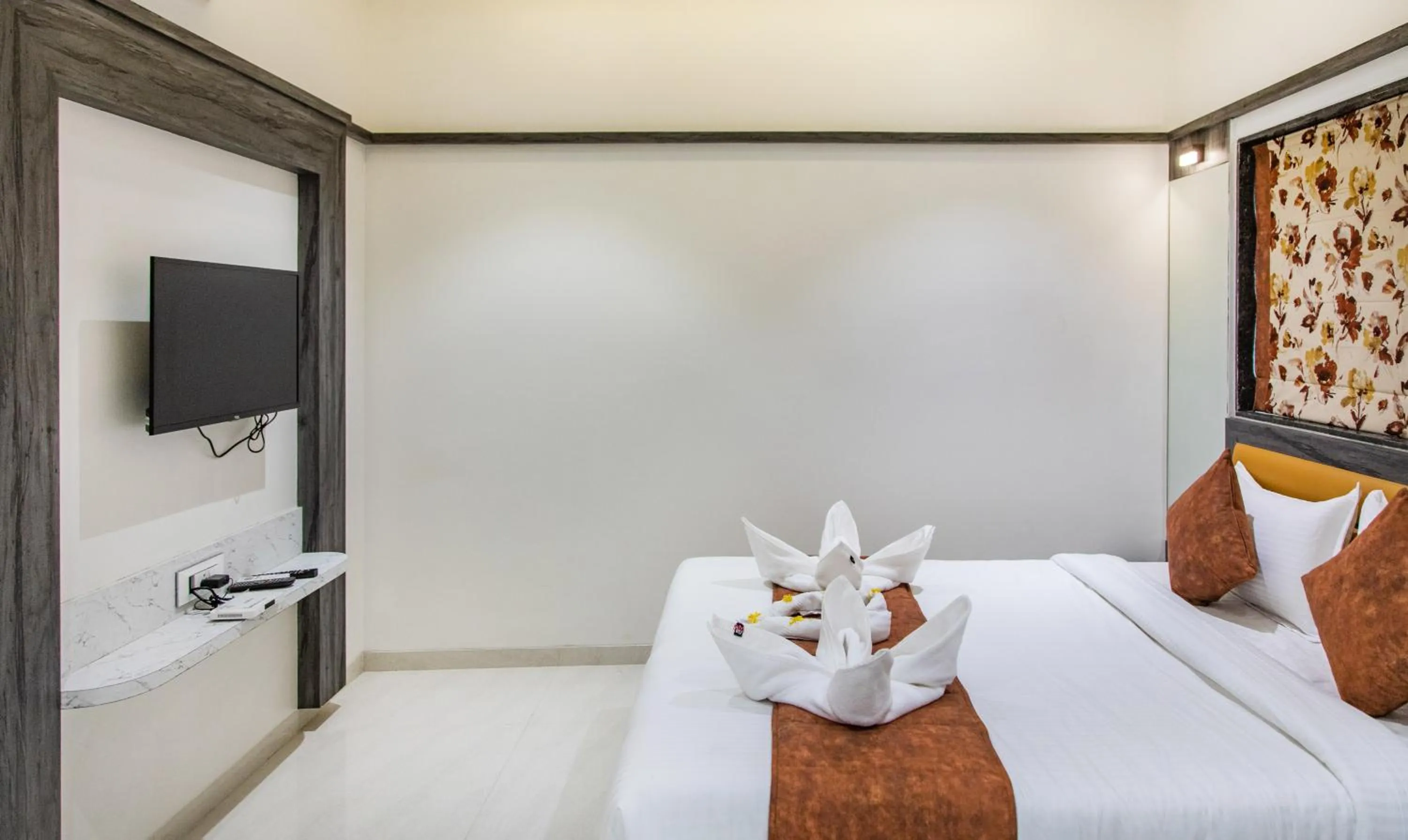 Photo of the whole room, Bed in Megh Residency Navi Mumbai