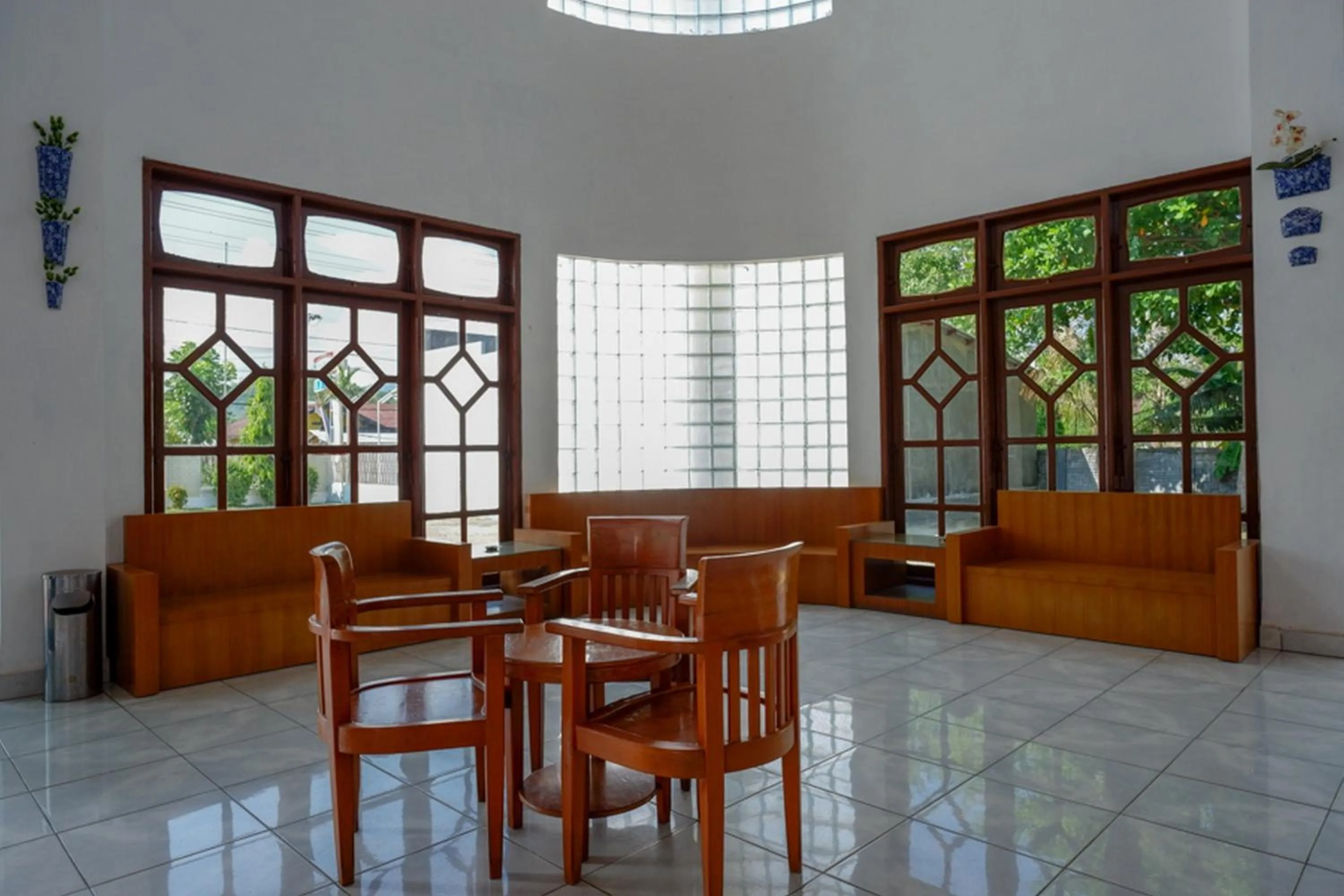 RedDoorz @ Hotel Horas Palopo