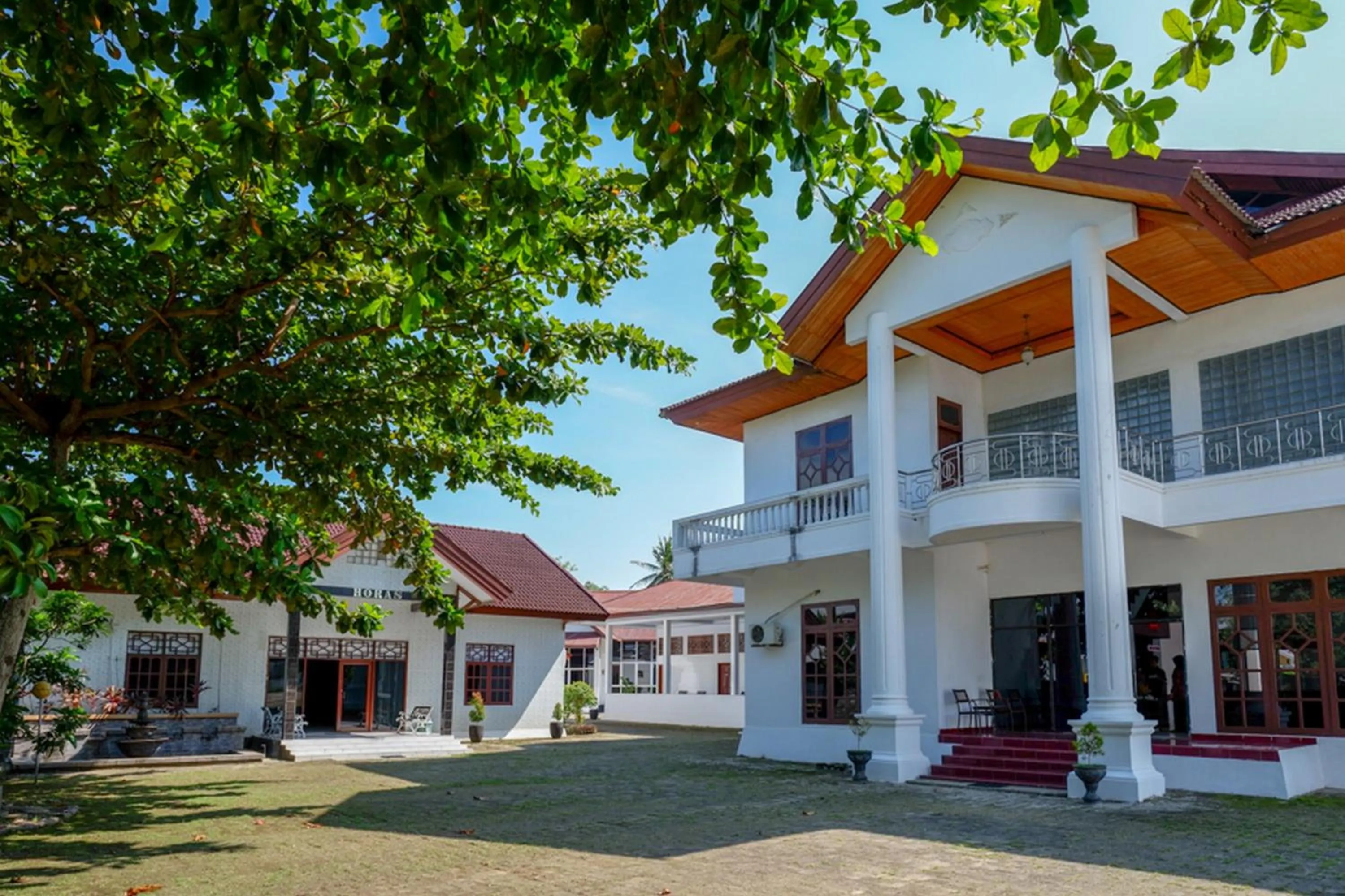 RedDoorz @ Hotel Horas Palopo