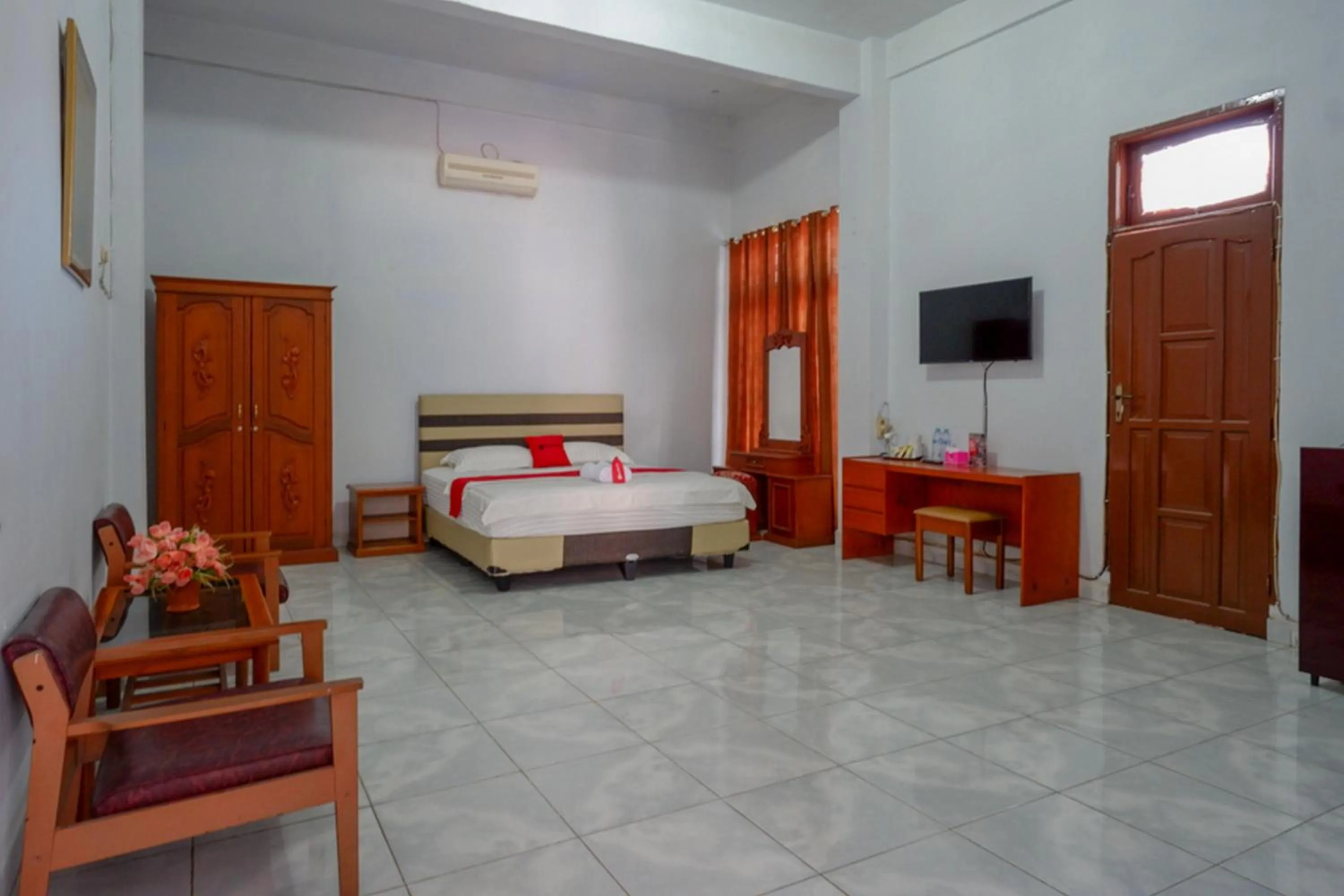 Bed in RedDoorz @ Hotel Horas Palopo