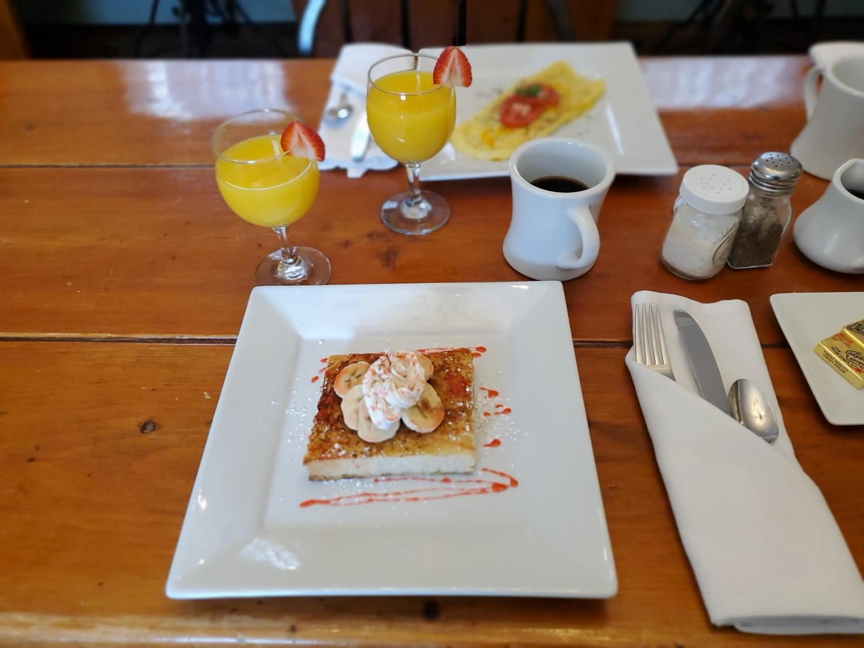 American breakfast in Cleveland House Inn